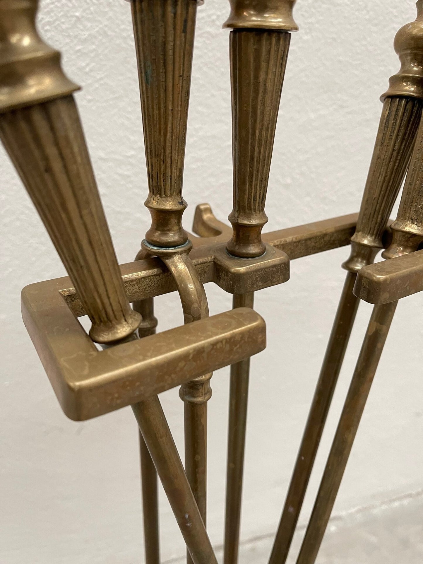 Set Antico da Camino in Ottone - 5 Pezzi con supporto