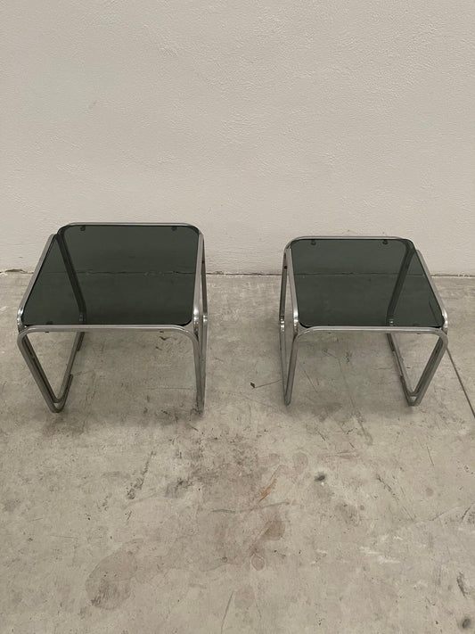Coppia di Tavolini Bassi Vintage in Acciaio Cromato e Vetro Fumé
