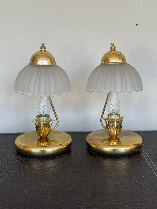 Coppia di lampade da tavolo in metallo dorato, stile vintage