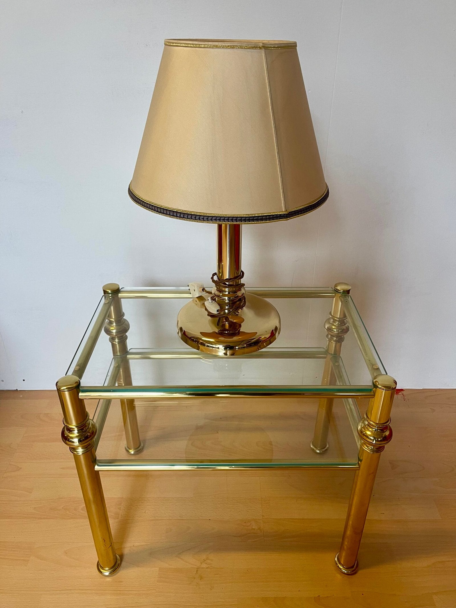 Tavolino in ottone e vetro, stile Moderno anni '70