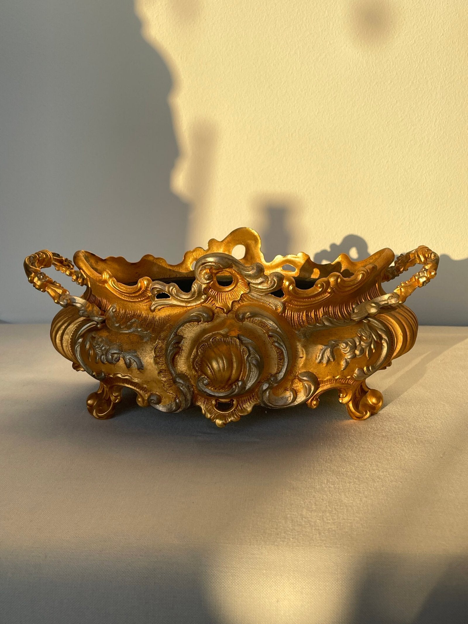 Centrotavola Rococò in Metallo Dorato
