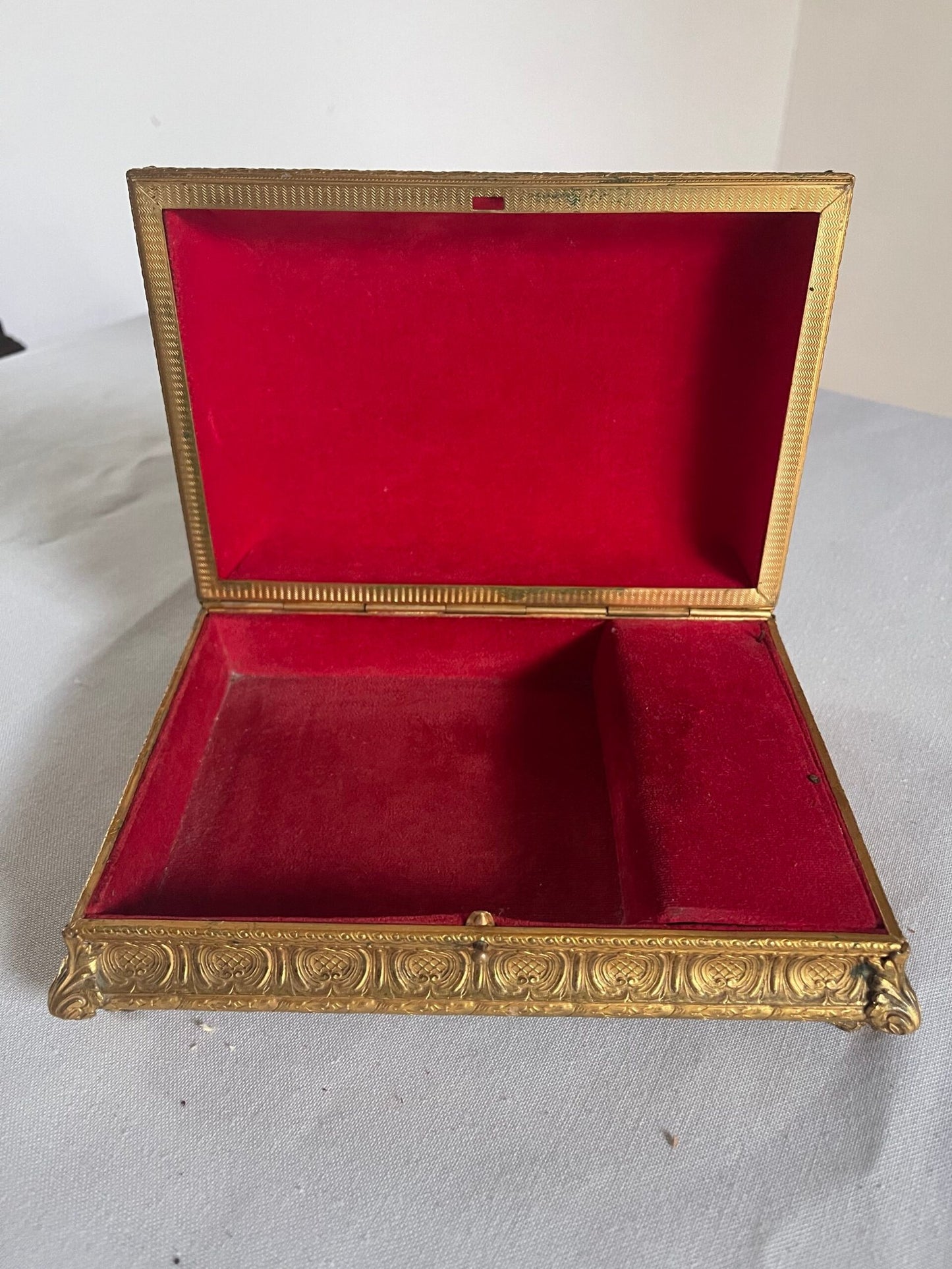 Scatola da Gioielli/Preziosi in Osso e Bronzo Dorato con Miniatura