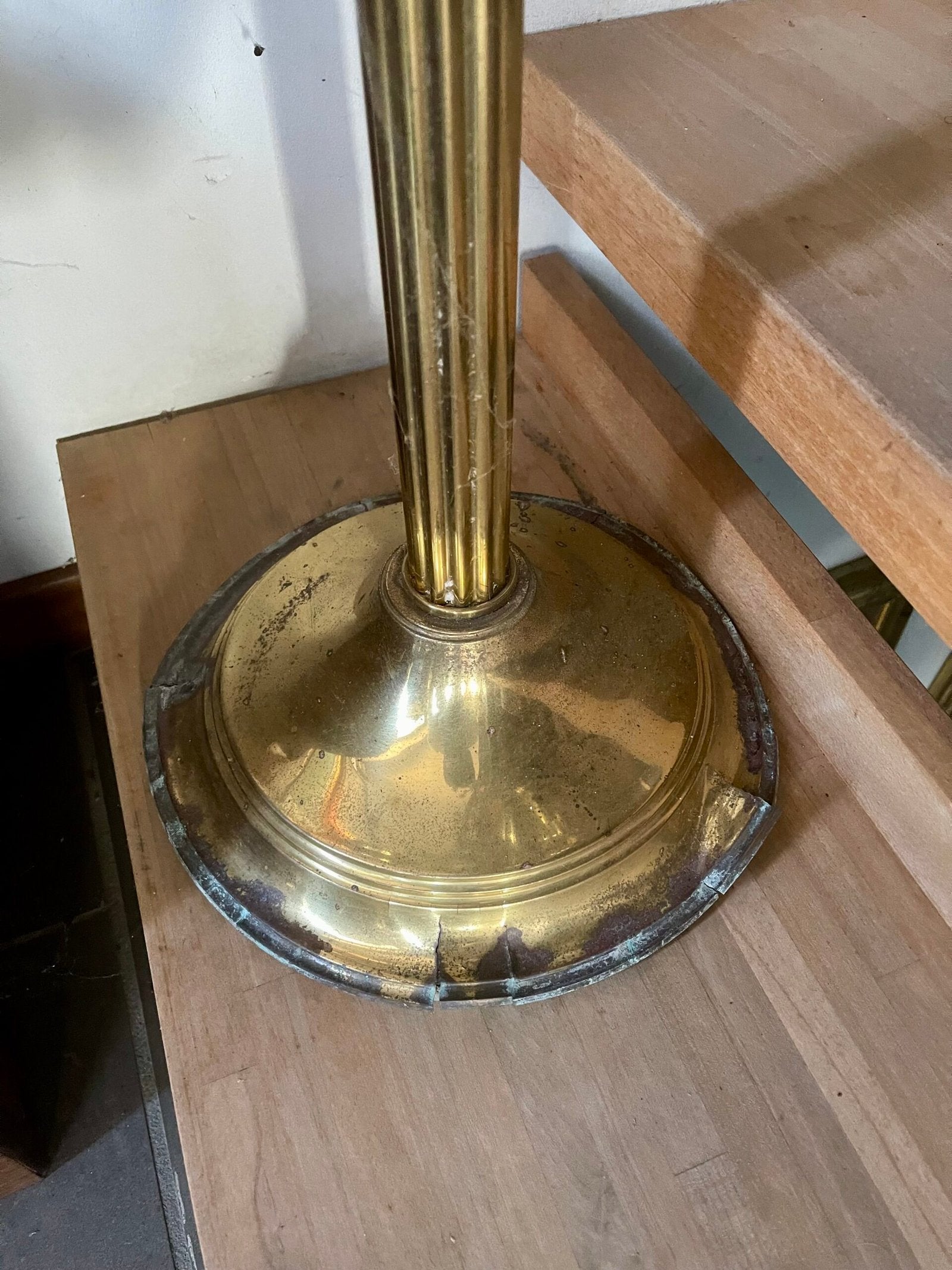 Vassoi Portatutto da terra in ottone con bilancia