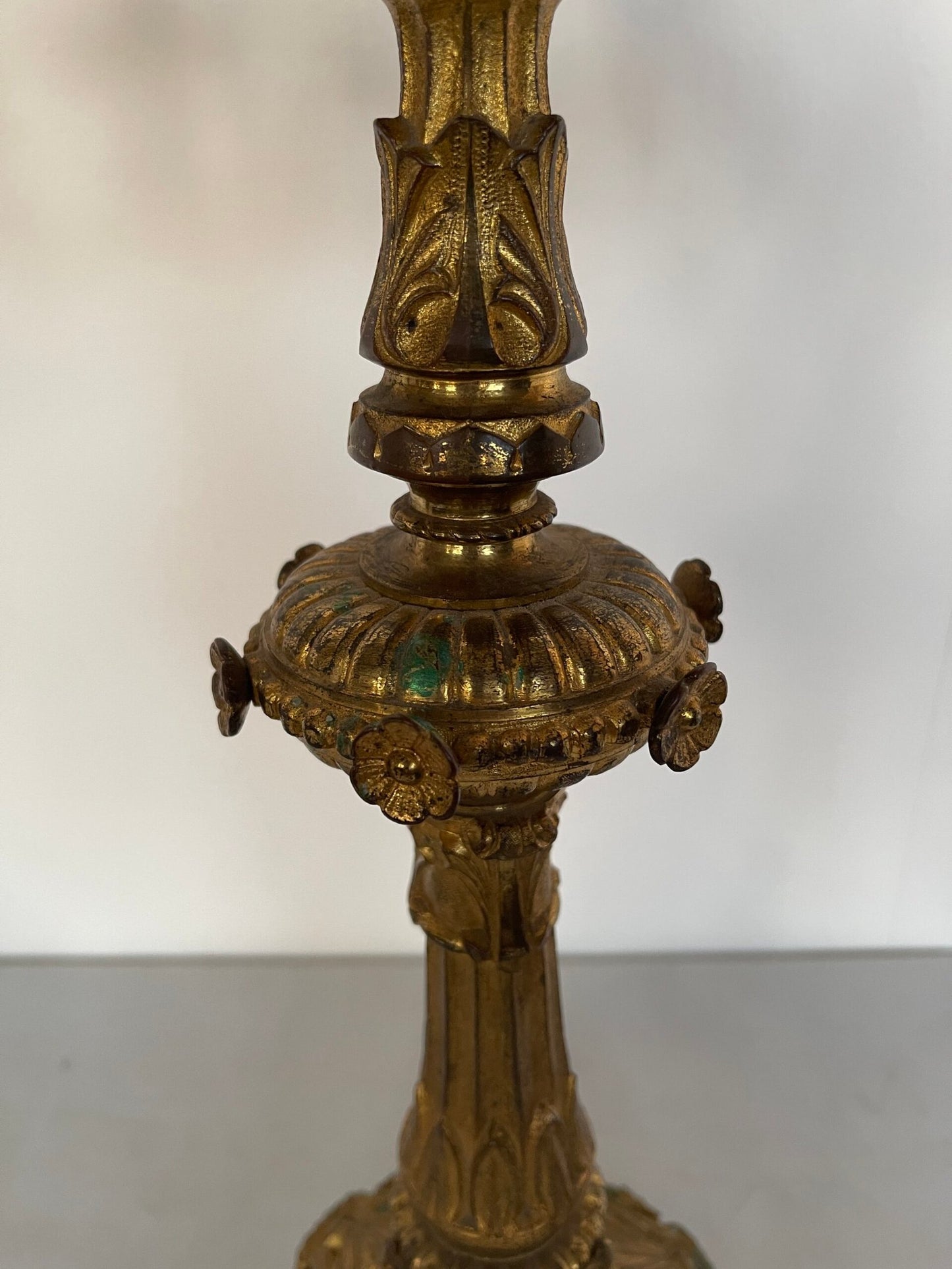 Coppia di Candelabri Antichi a 9 Fiamme in Bronzo Dorato - Stile Barocco