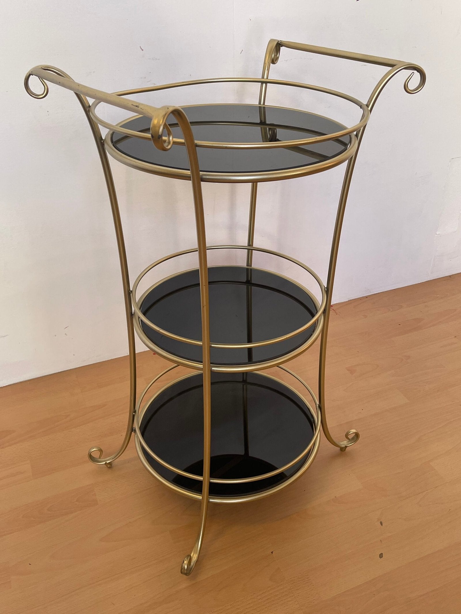 Carrello portavivande vintage in ottone e vetro nero