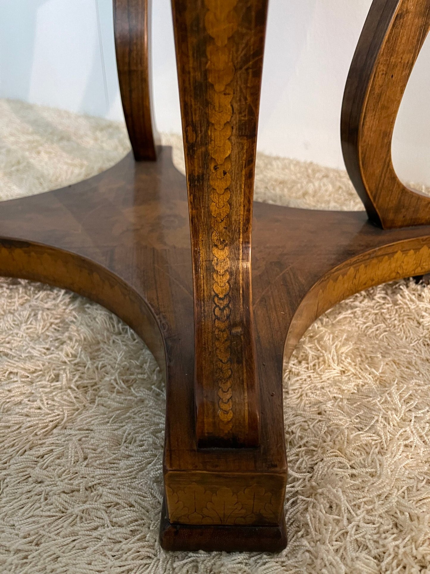 Tavolino Ovale con Intarsi – Stile Neoclassico, Epoca Fine '800 / Inizi '900