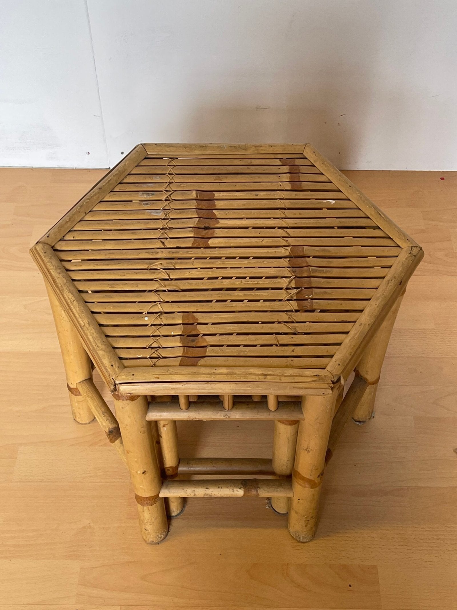 Set di Tavolini in Bamboo Esotico – Eleganza Naturale