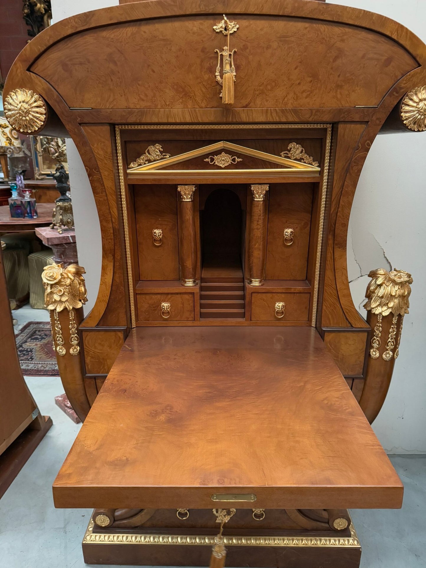 “L’Armonia Imperiale” – Secrétaire in Radica e Bronzo