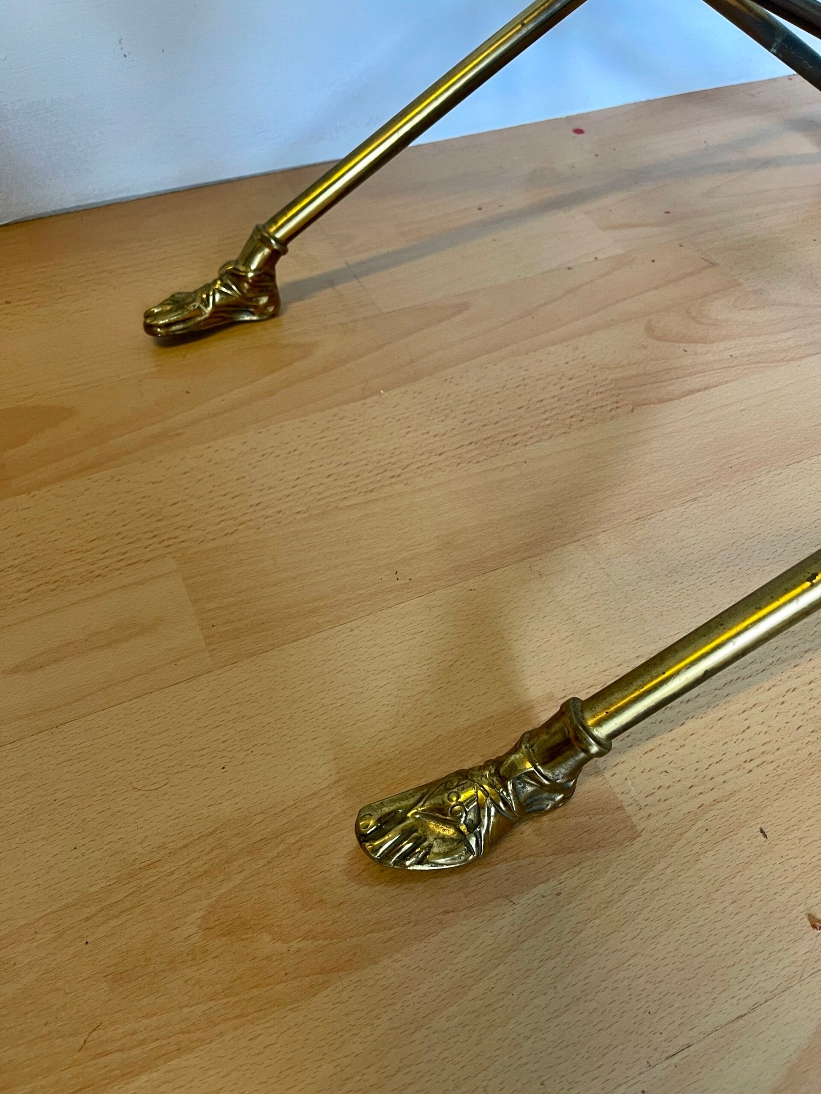 Tavolino Empire con Gambe a Zampa di Leone