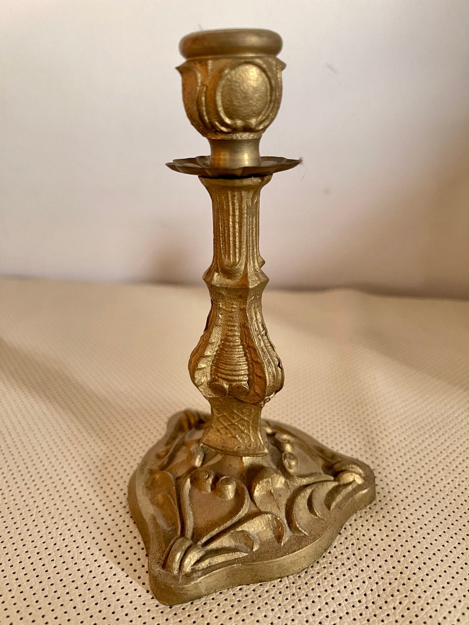 Coppia di candelabri in bronzo dorato - stile classico