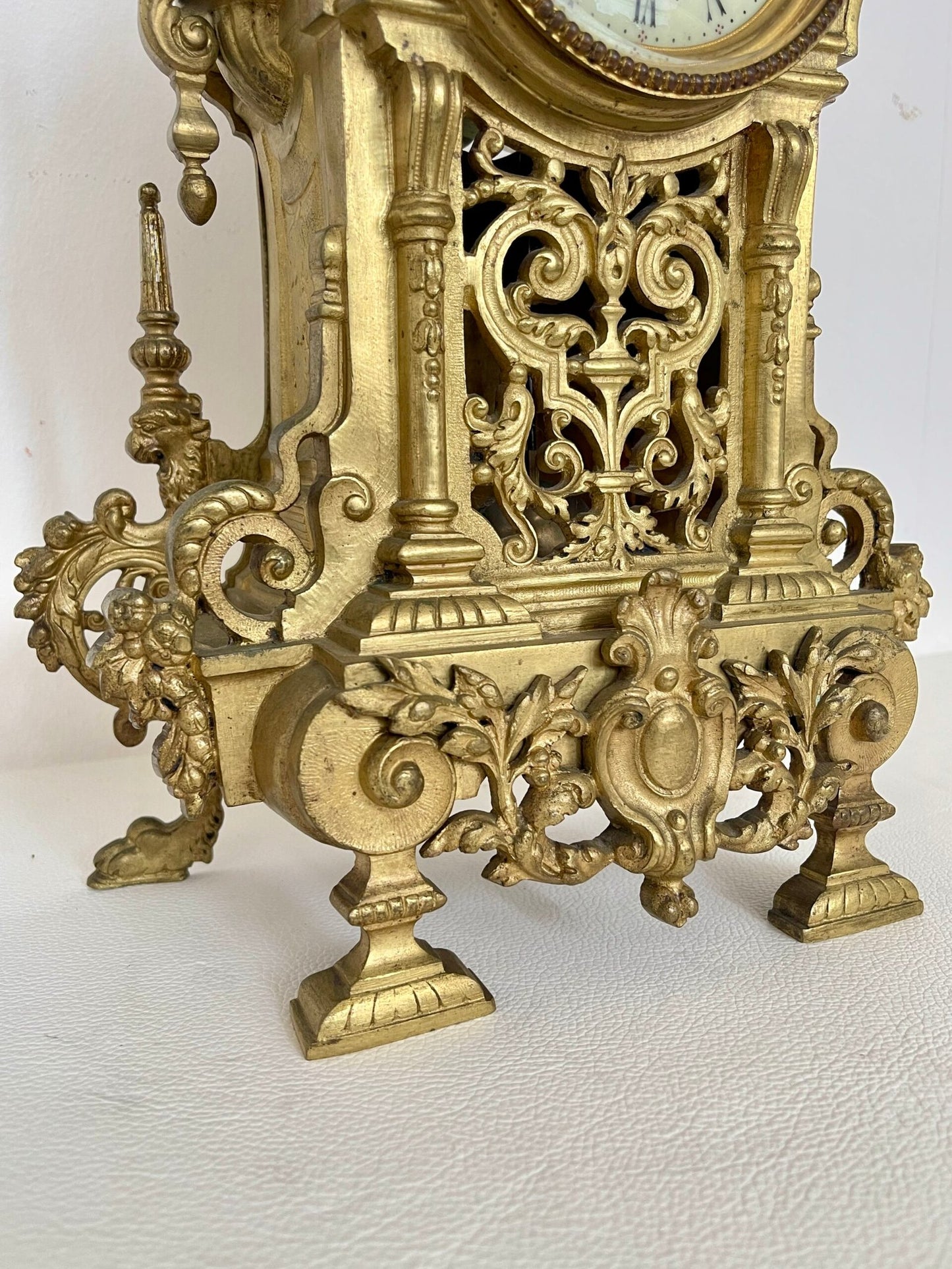 Orologio da Camino Antico a Bronzo Dorato - Stile Barocco Francese