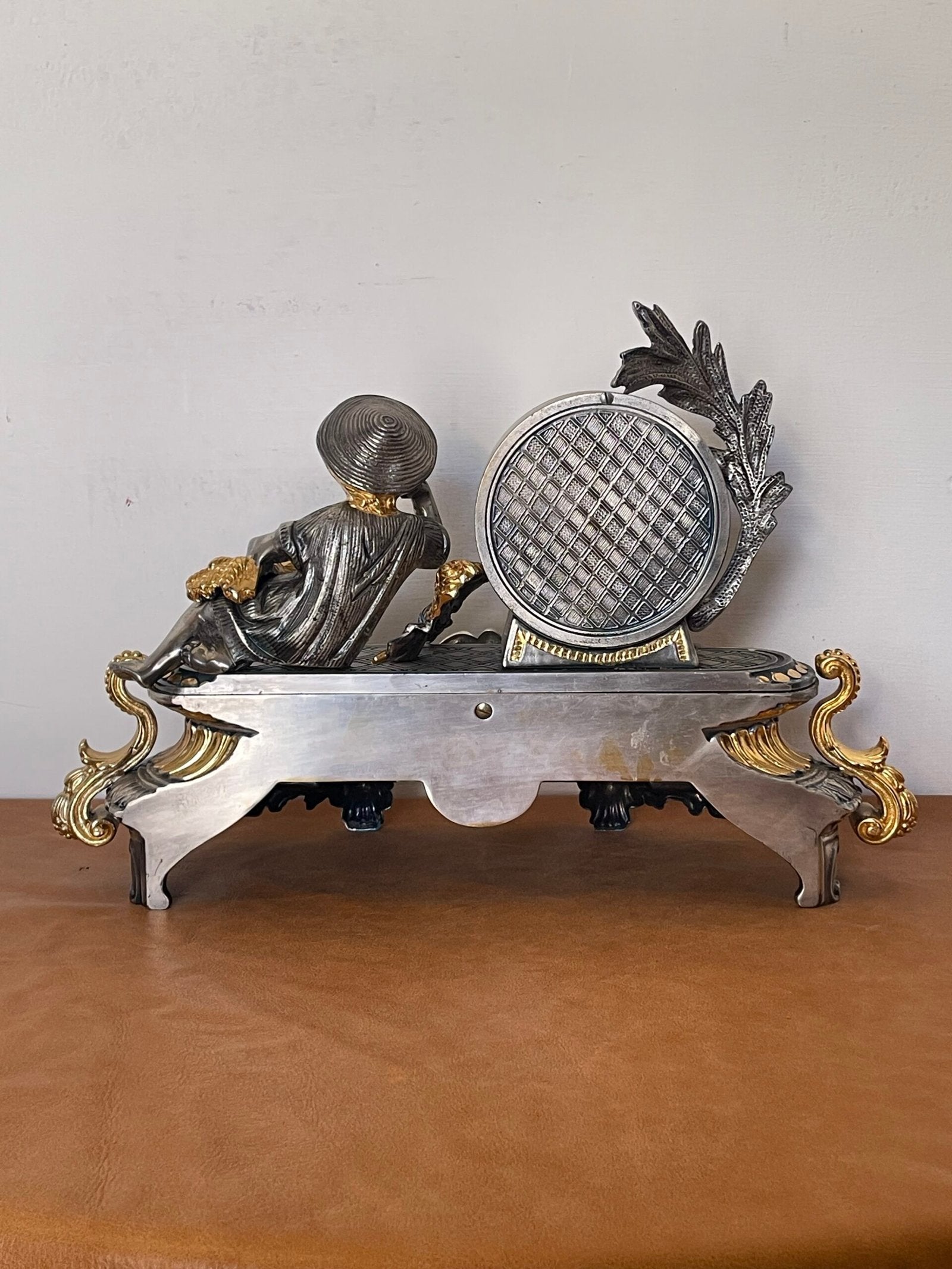 Orologio da Caminetto Francese d'Epoca con Figurina a Ormolu