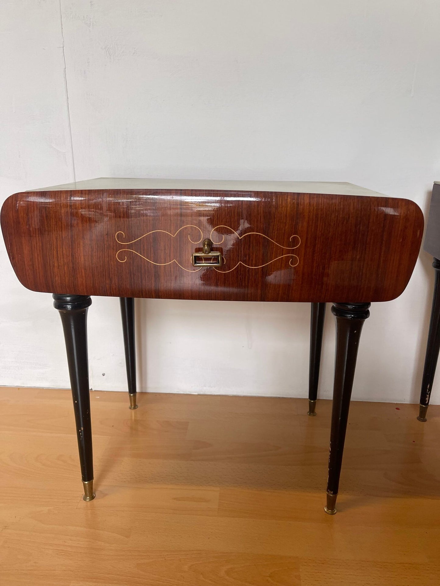 Coppia di comodini stile italiano anni '60