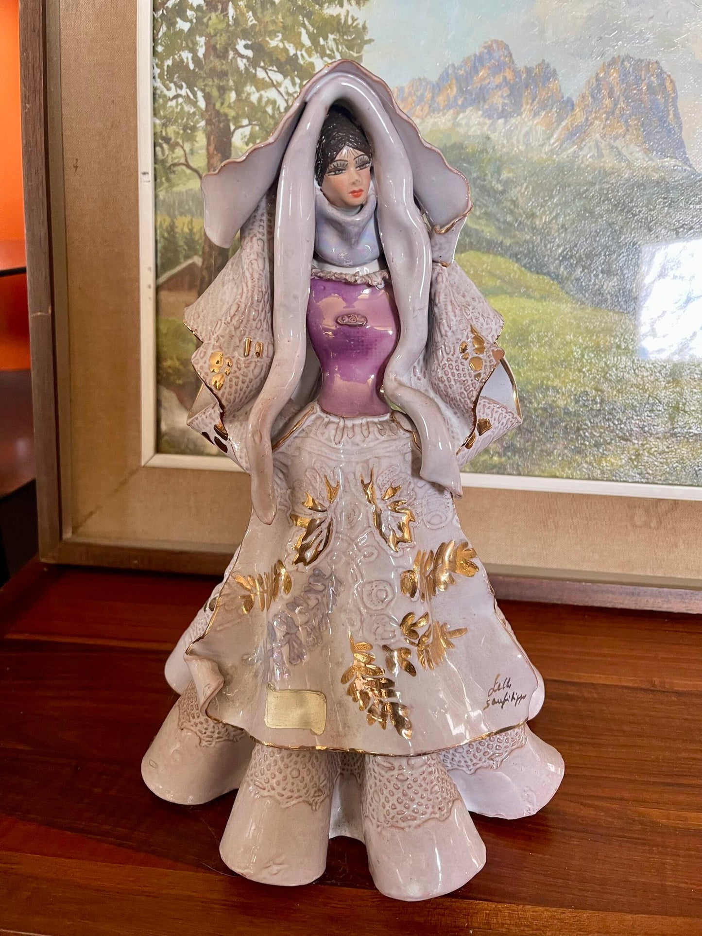 Statuetta in Porcellana Artigianale