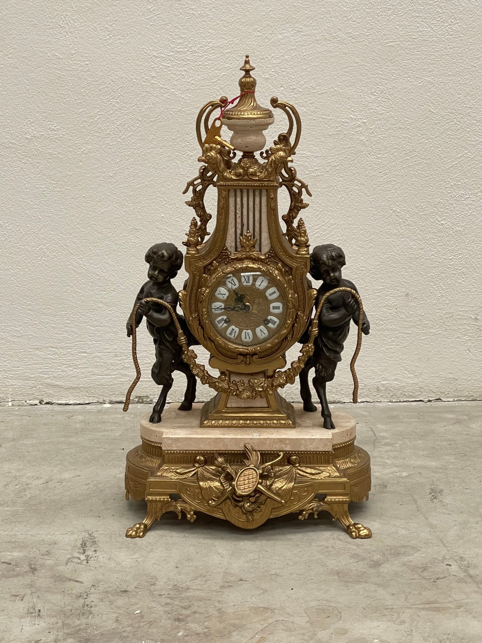 Sontuoso Candelabro a Sette Luci in Bronzo e Marmo