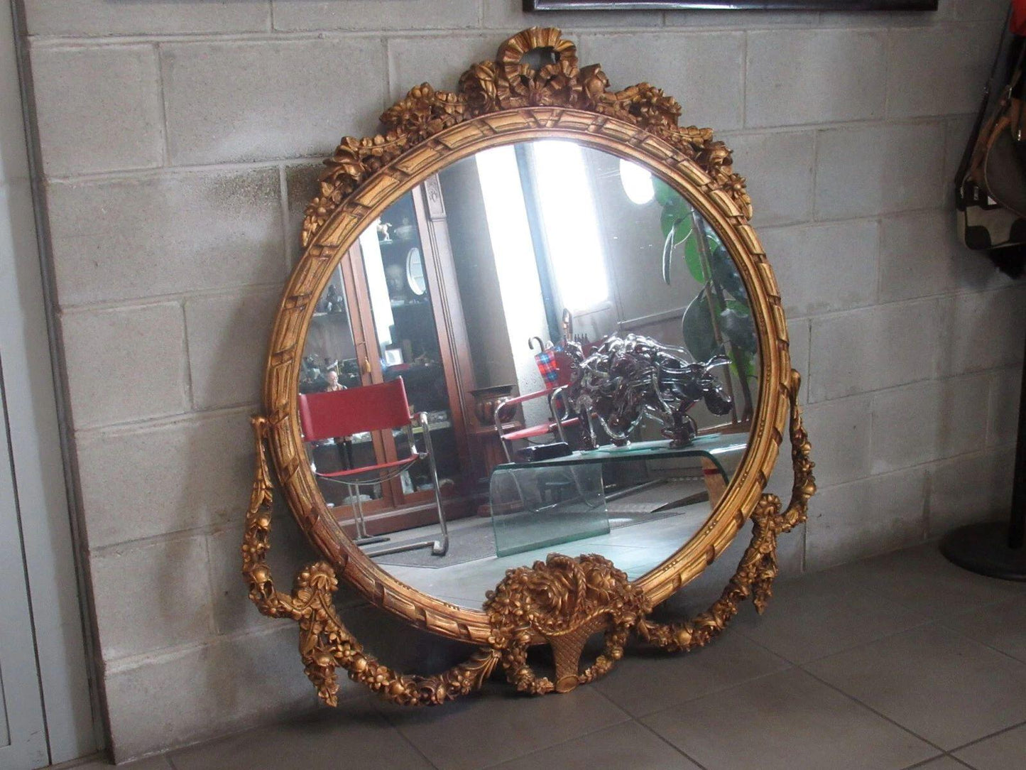 Specchio grande in legno intagliato dorato stile barocco, XIX secolo