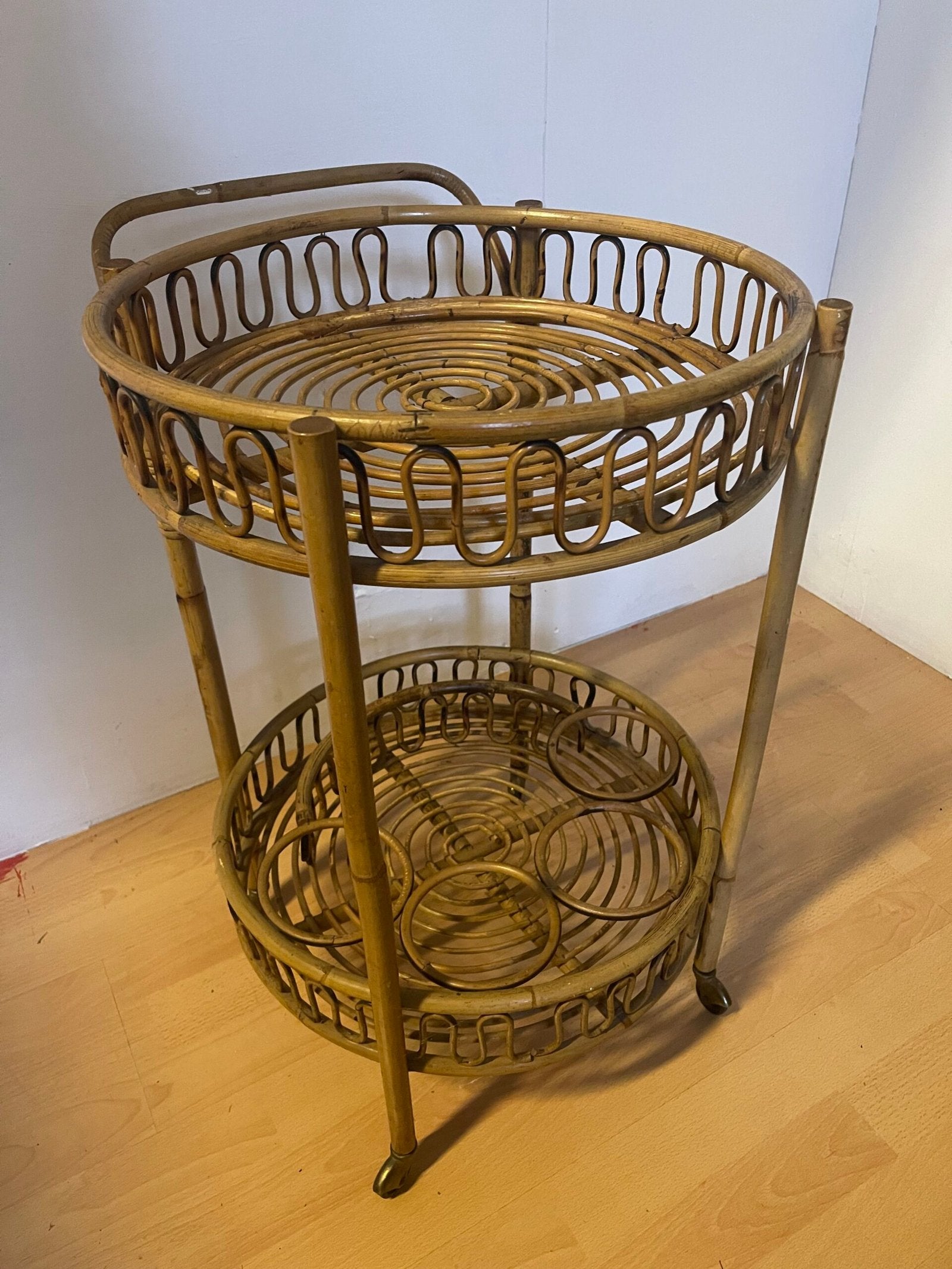 Carrello portabottiglie in bambù vintage