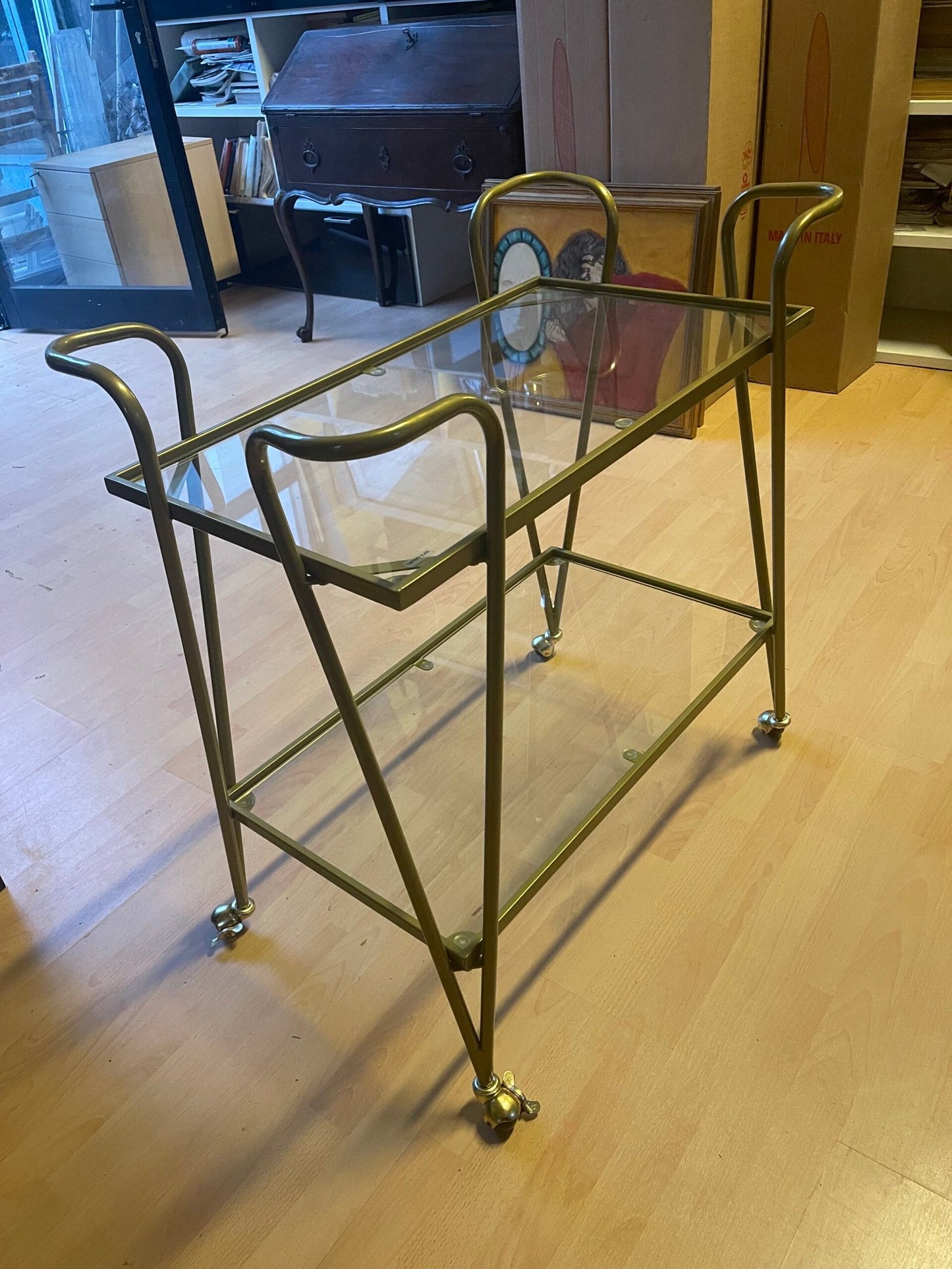 Carrello portavivande in ottone e vetro