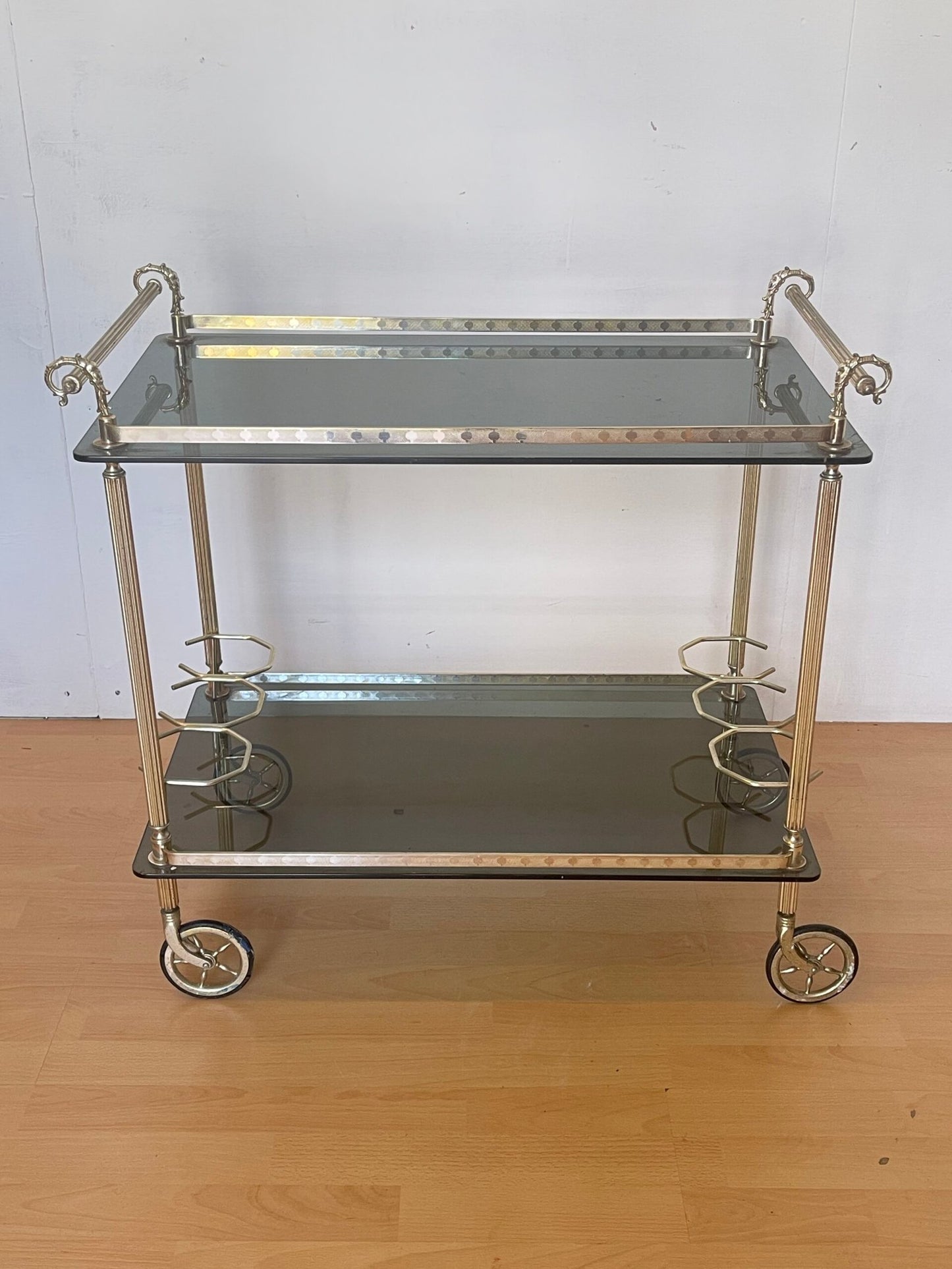 Carrello Bar vintage in Otto Cromato e Vetro Fumé «Silver Chic»