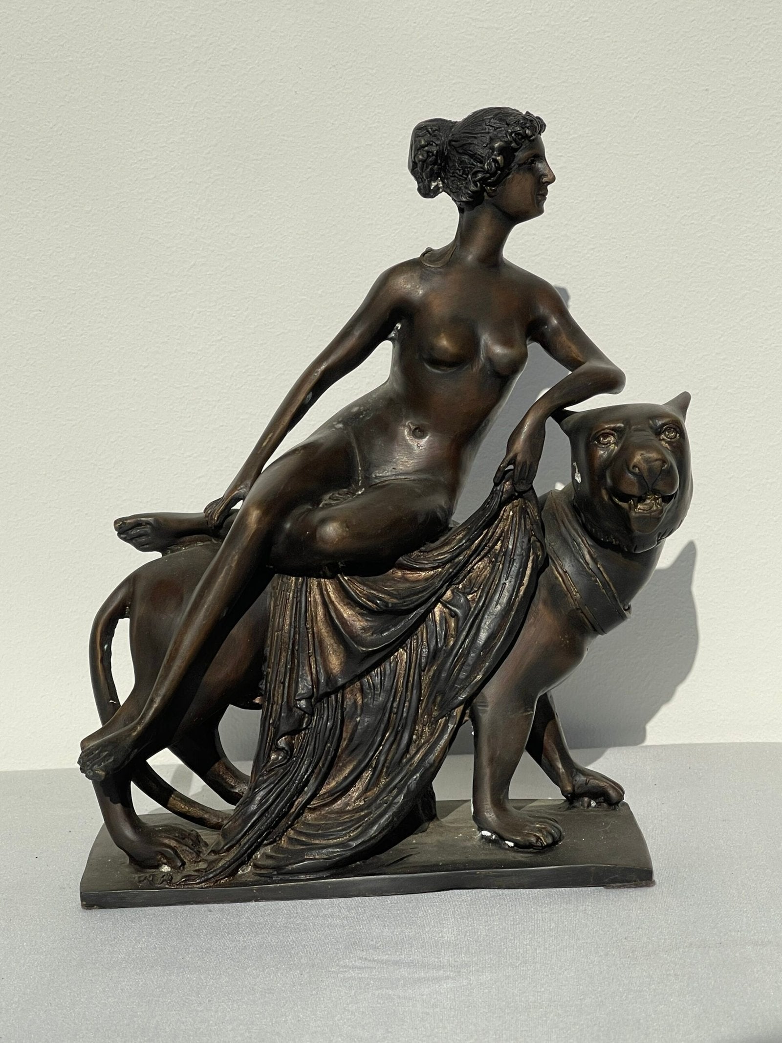 Scultura in Bronzo – Donna Nuda su Pantera