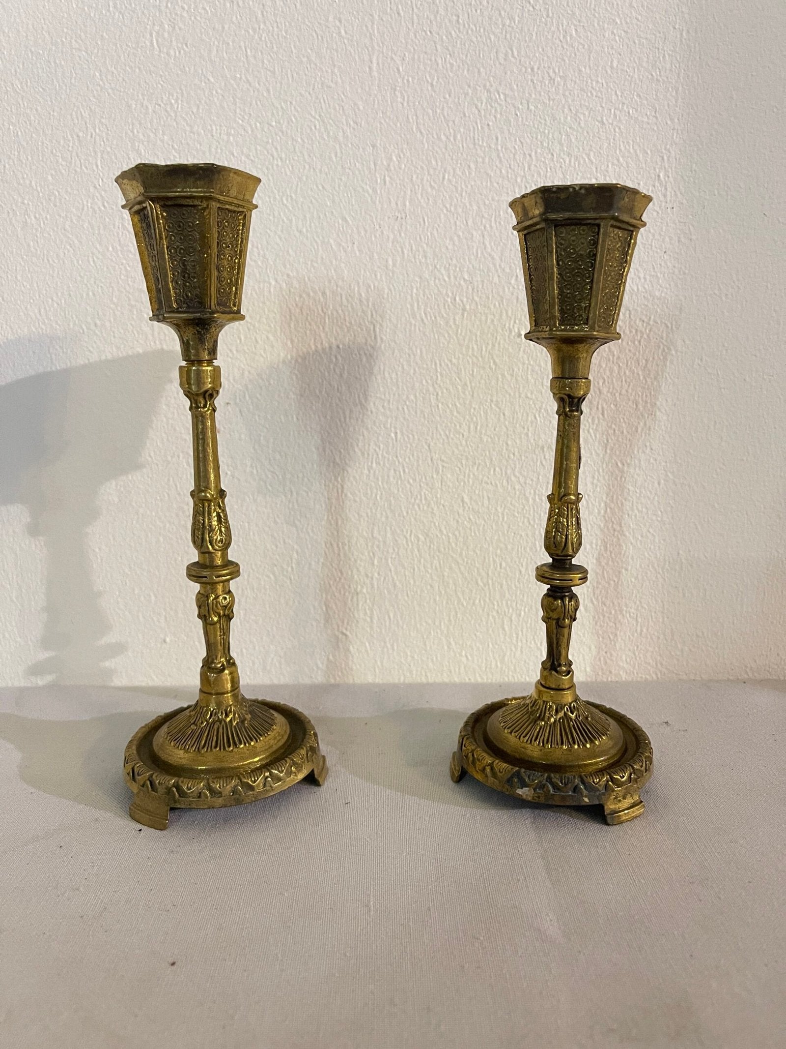 Coppia di Candelieri Antichi in Bronzo Dorato - Stile Neoclassico