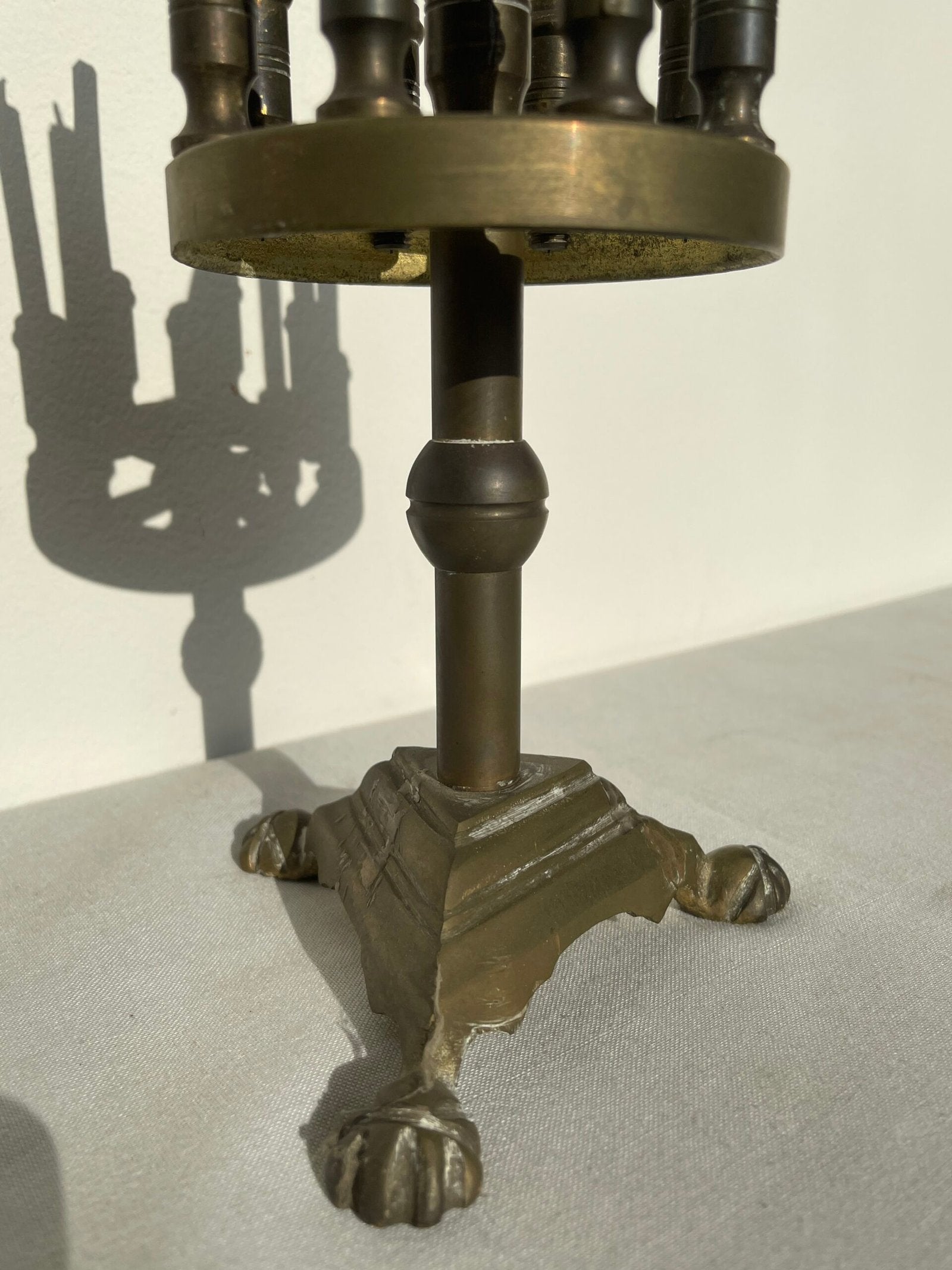 Antico Candelabro Rotondo a 9 Fiamme in Bronzo - Stile Ecclesiastico