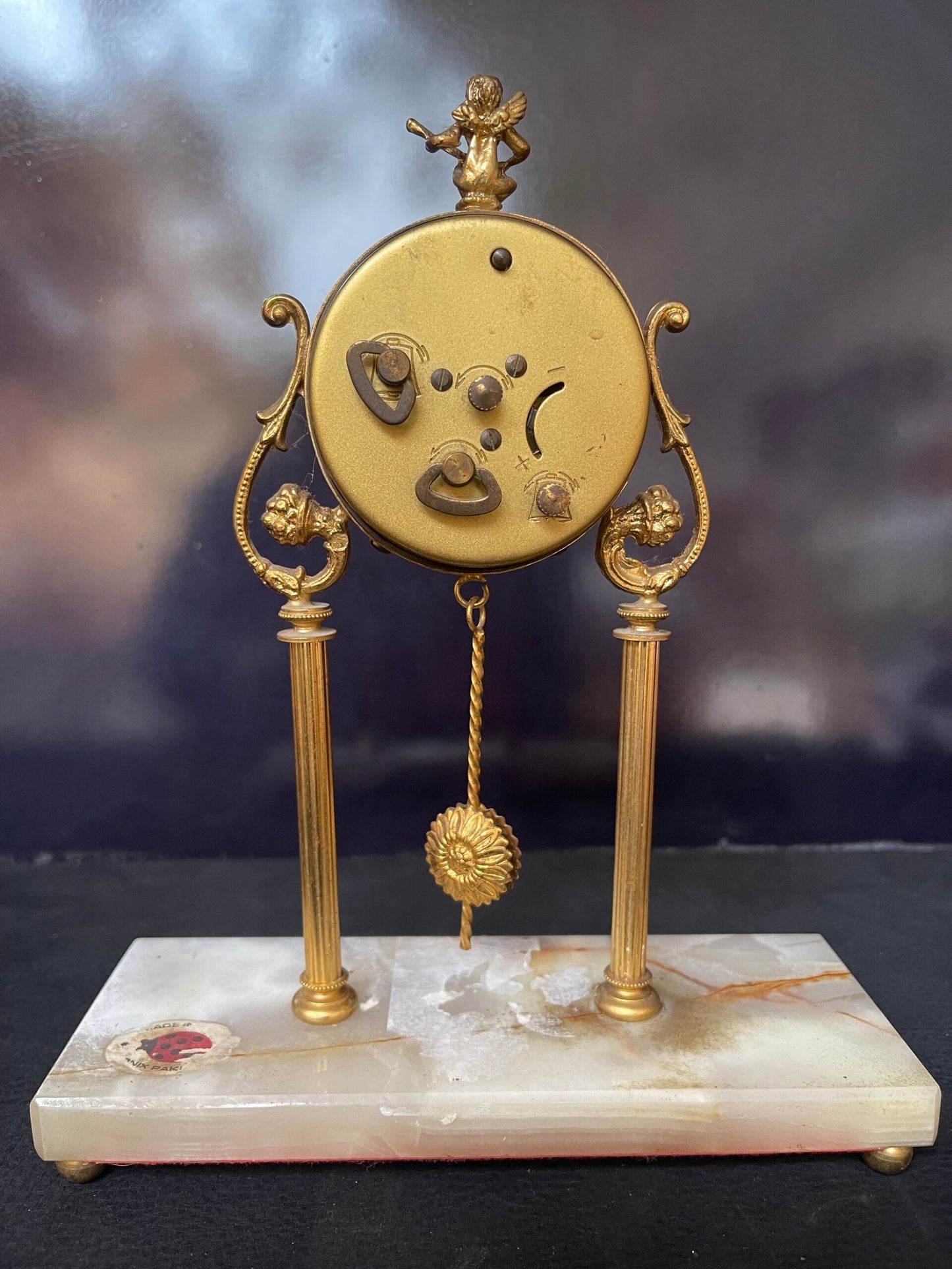 Orologio da tavolo “Ritz” con base in onice