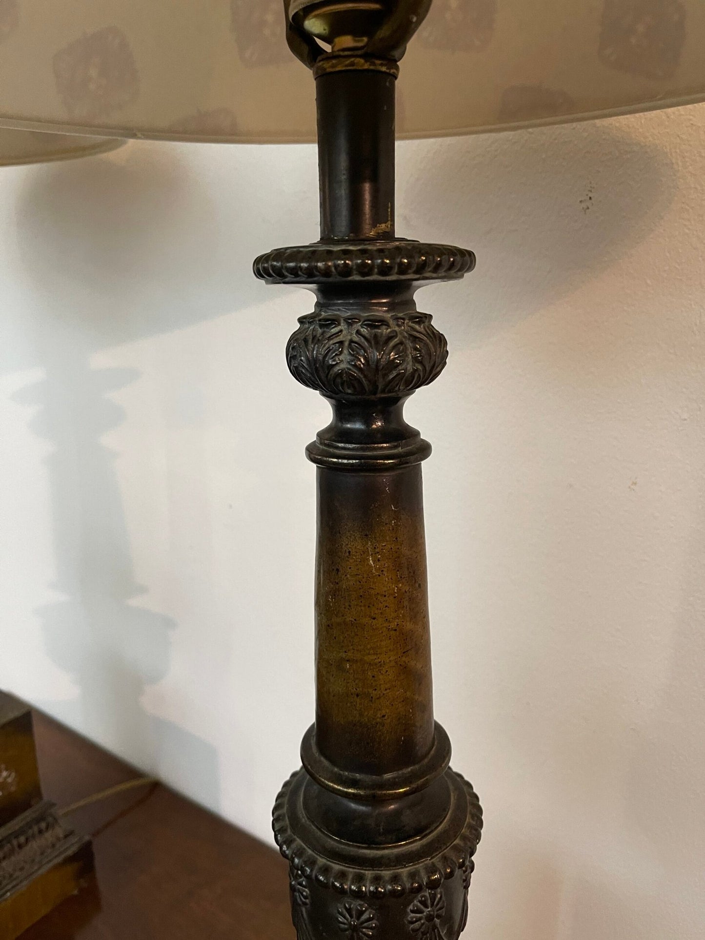 Base Decorativa in Metallo Stile Impero - Doratura Anticata