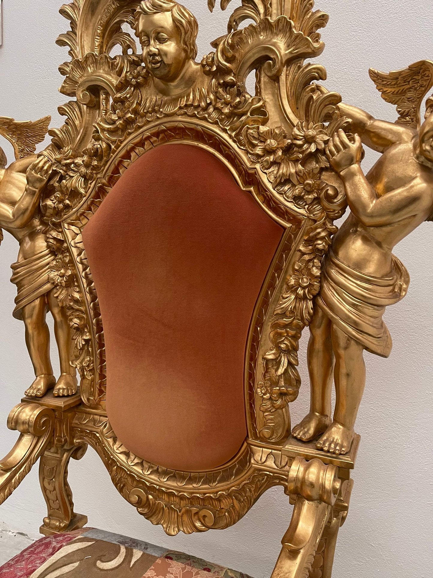 “Trono Celestiale con Angeli” – Stile Barocco di Lusso