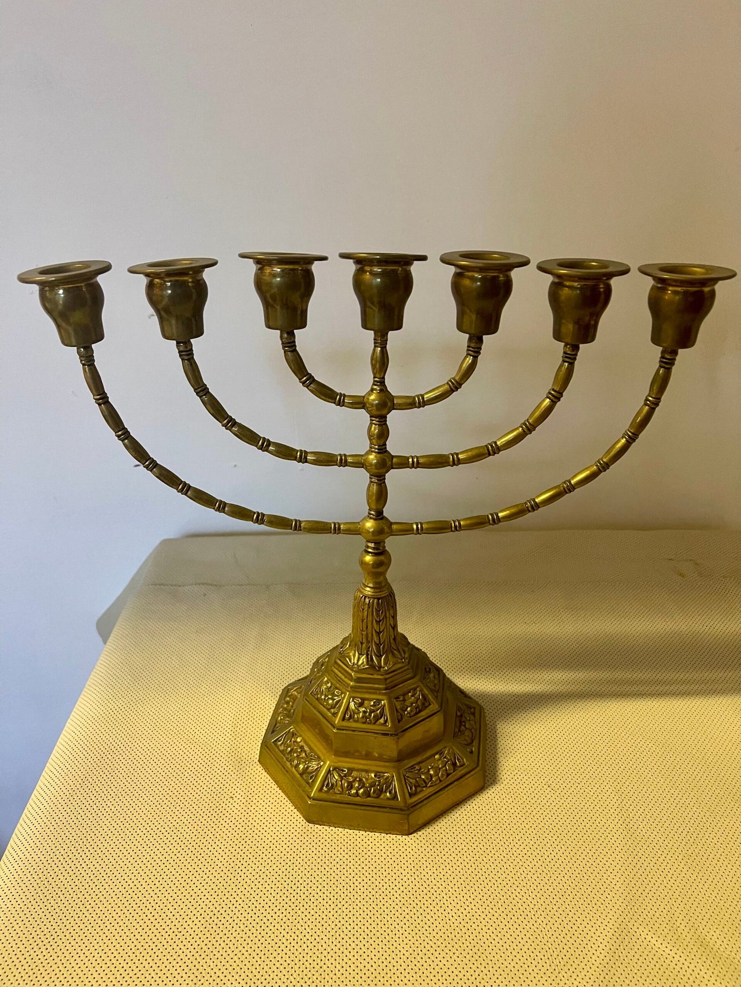 Coppia di candelabri a sette braccia in ottone