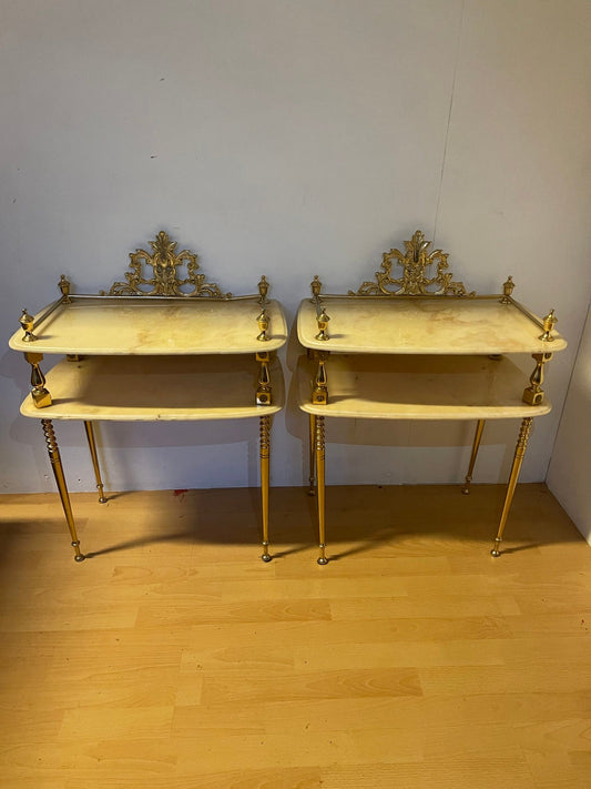 Coppia di comodini vintage in stile barocco