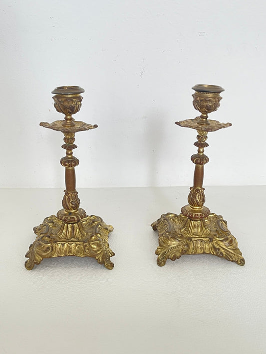 Coppia di Candelieri Antichi in Ottone Dorato - Stile Barocco