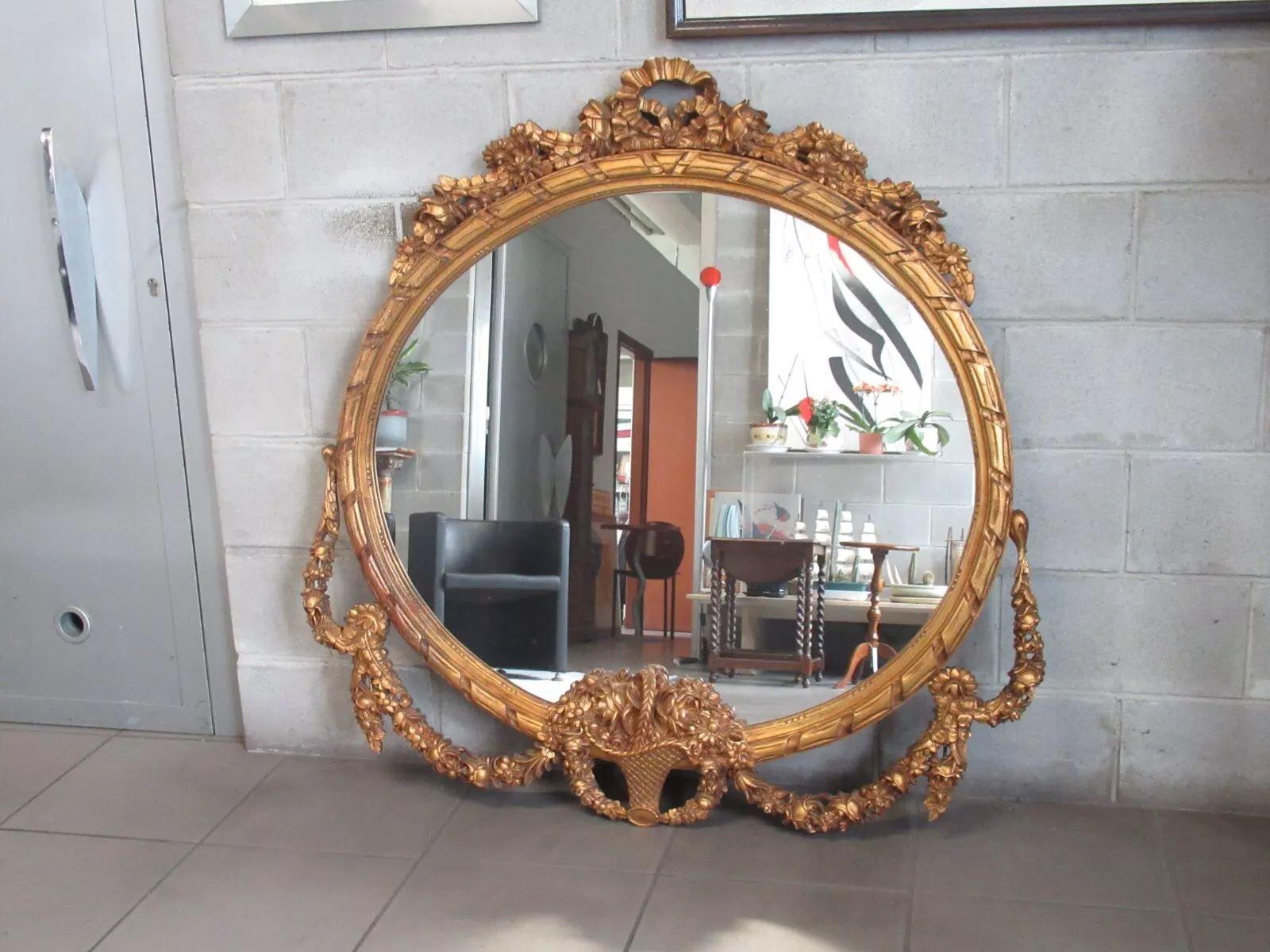 Specchio grande in legno intagliato dorato stile barocco, XIX secolo