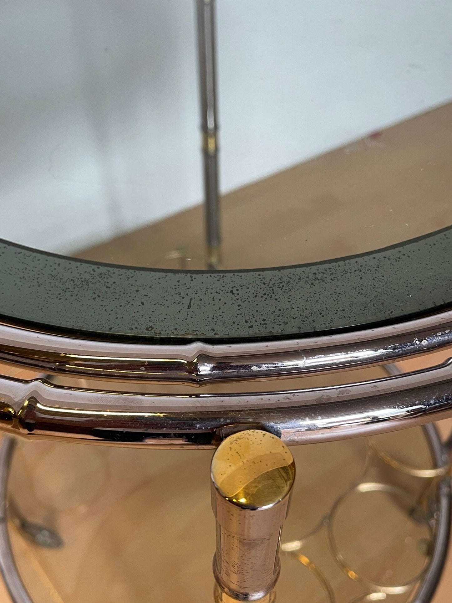 Carrello bar vintage in metallo ottonato e vetro fumé, Italia, anni '70