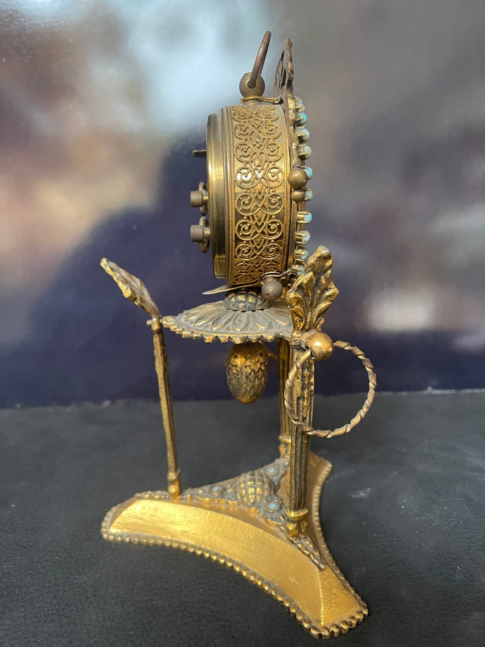 Orologio da tavolo con pietre dure