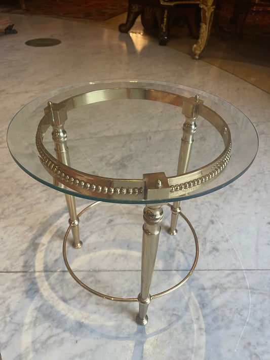 Tavolino rotondo in stile neoclassico