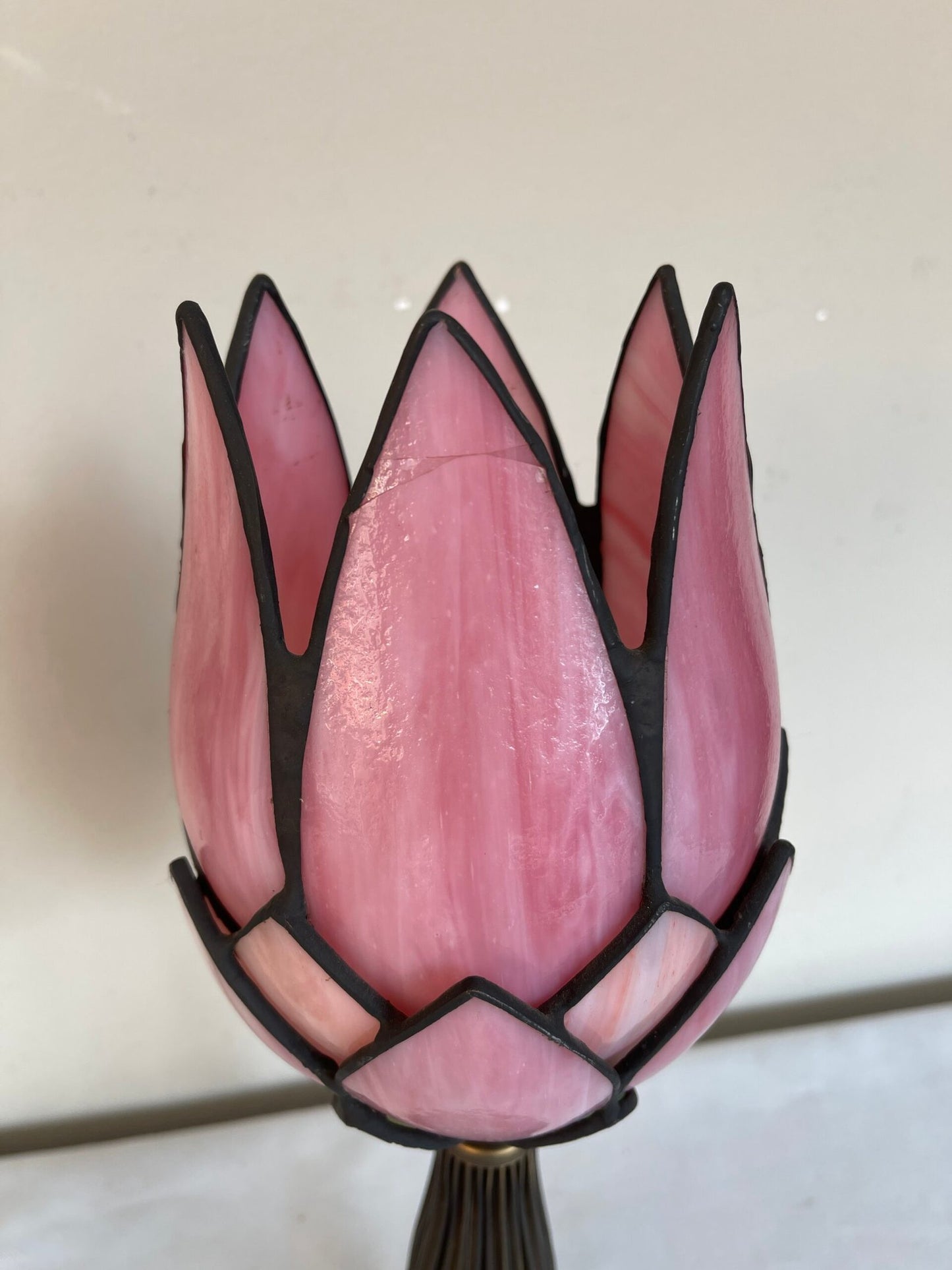 Coppia di lampade stile Tiffany - Vetro colorato a forma di fiore di loto