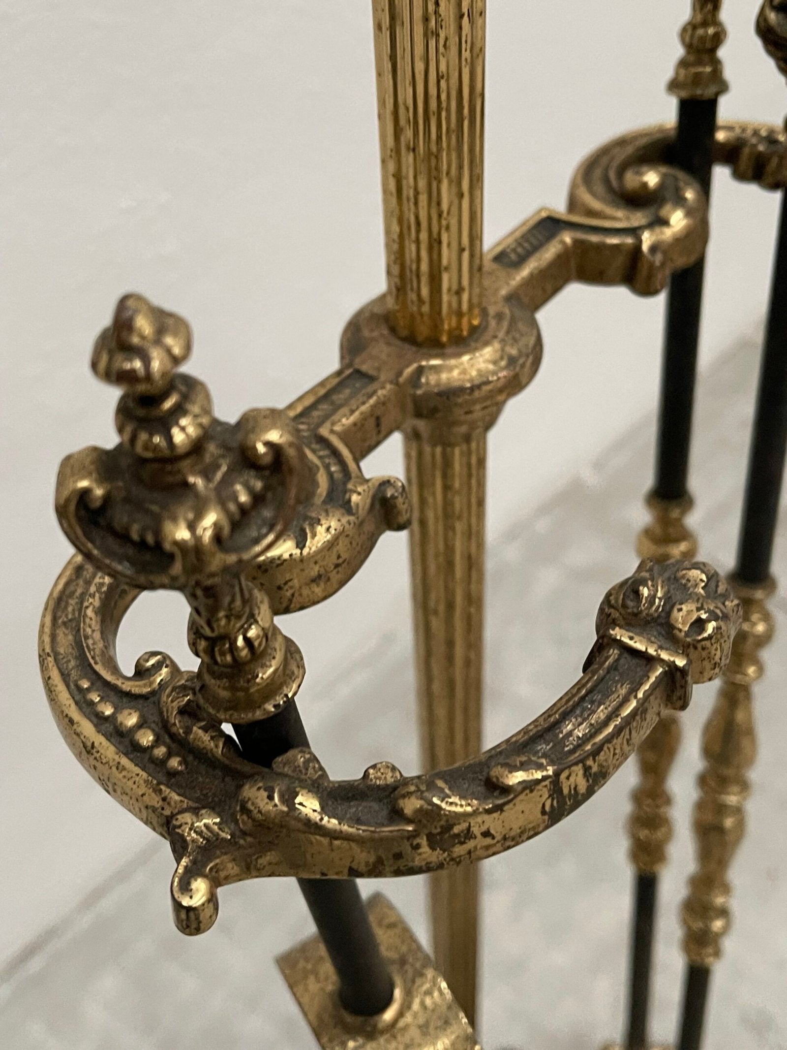 Antico atrezzi da camino in bronzo italiano XIX secolo