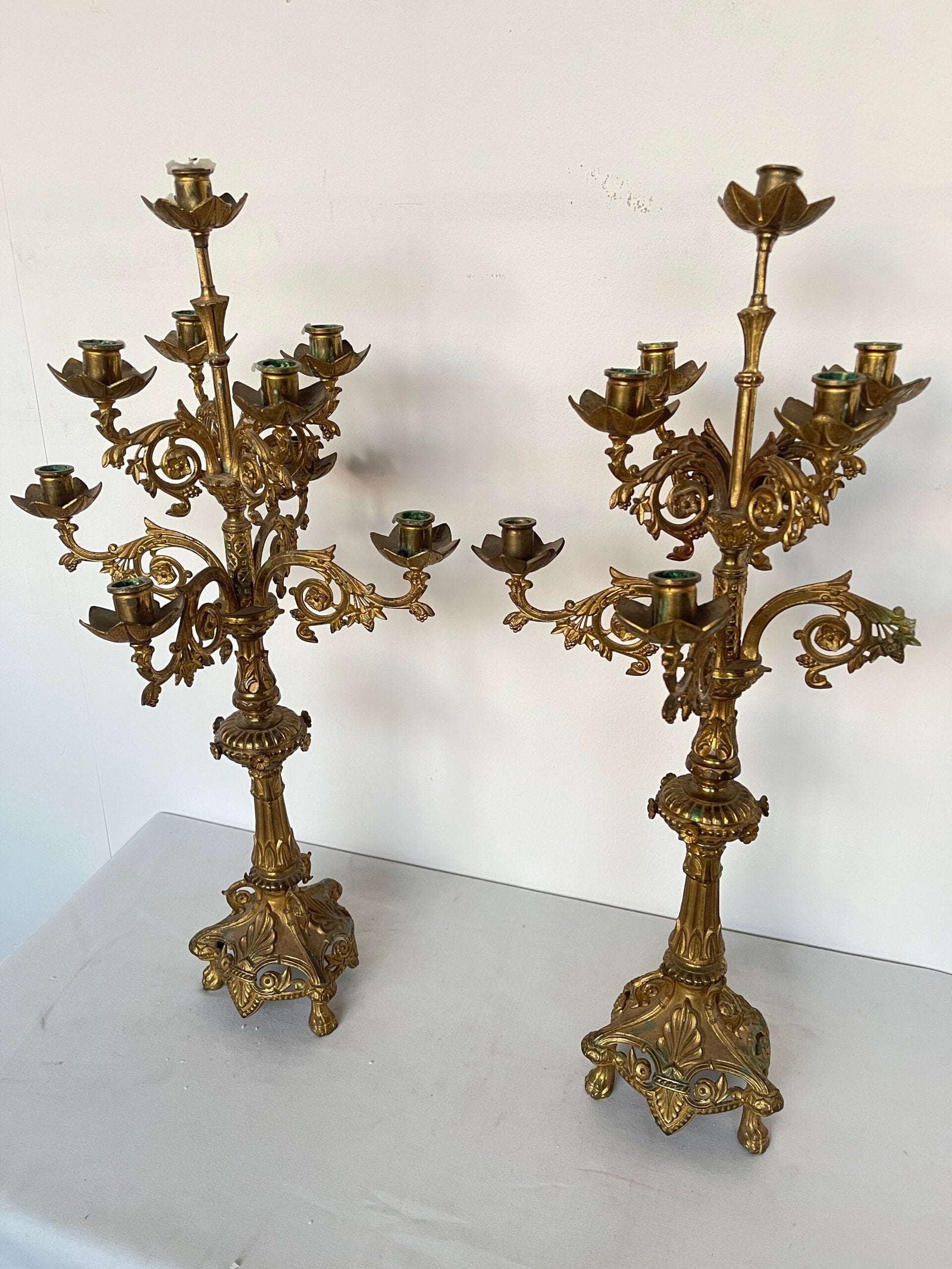 Coppia di Candelabri Antichi a 9 Fiamme in Bronzo Dorato - Stile Barocco