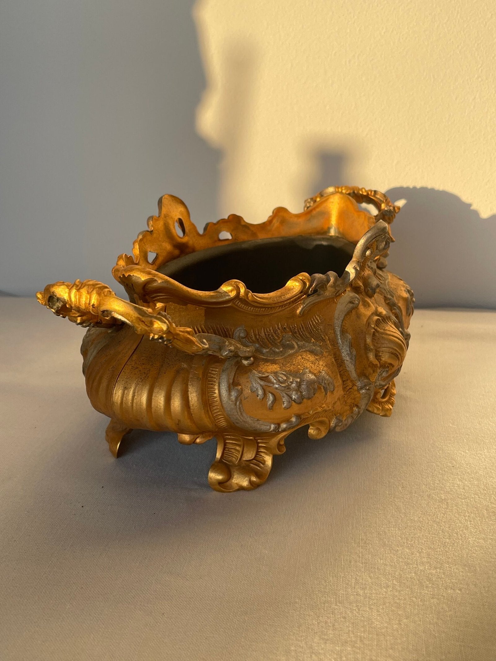 Centrotavola Rococò in Metallo Dorato