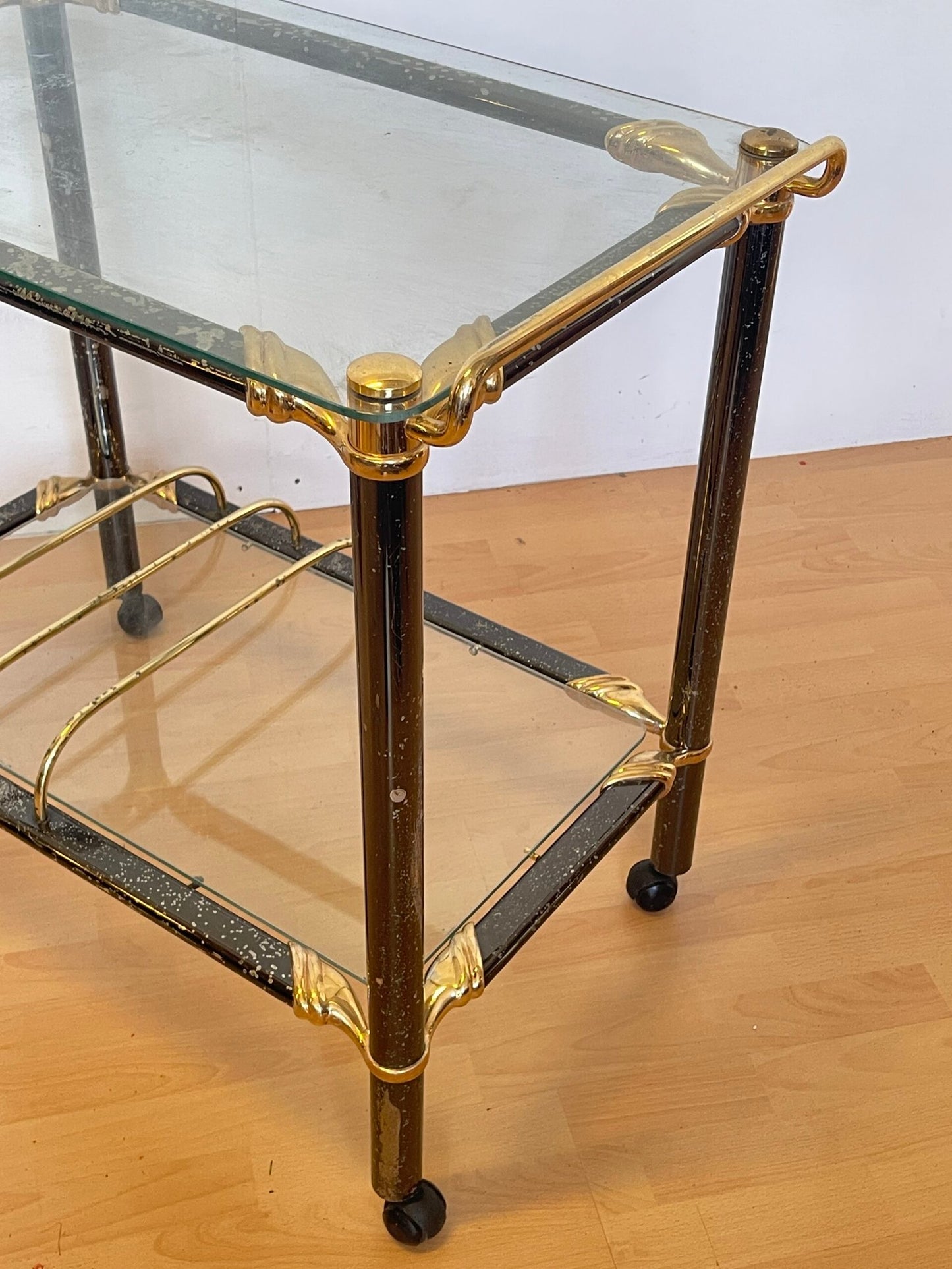 Carrello vintage in Vetro e Metallo con dettagli Dorati