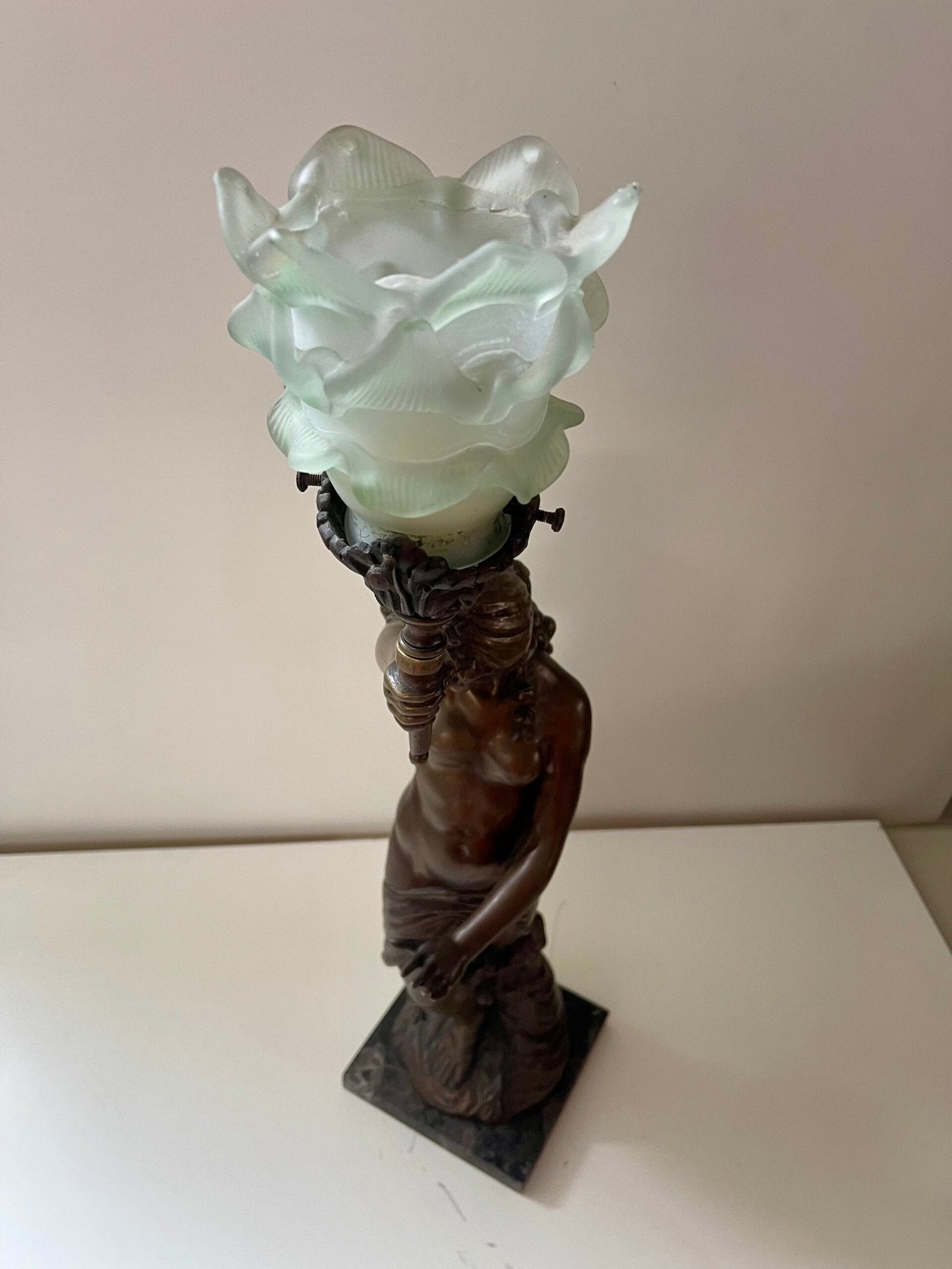 Fotografia scultorea con figura maschile classica