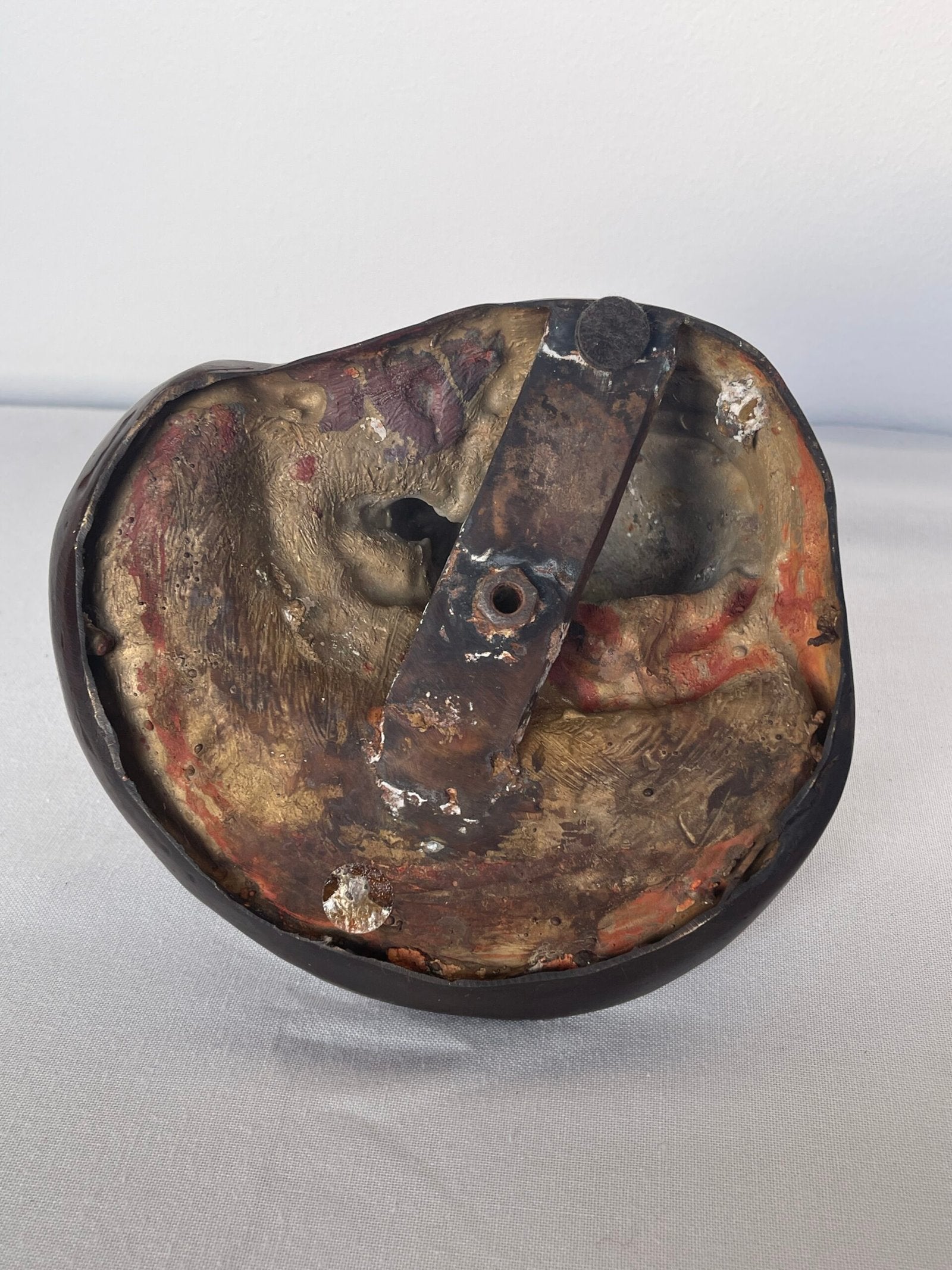 Putto con Grappolo d’Uva – Scultura Decorativa in Bronzo