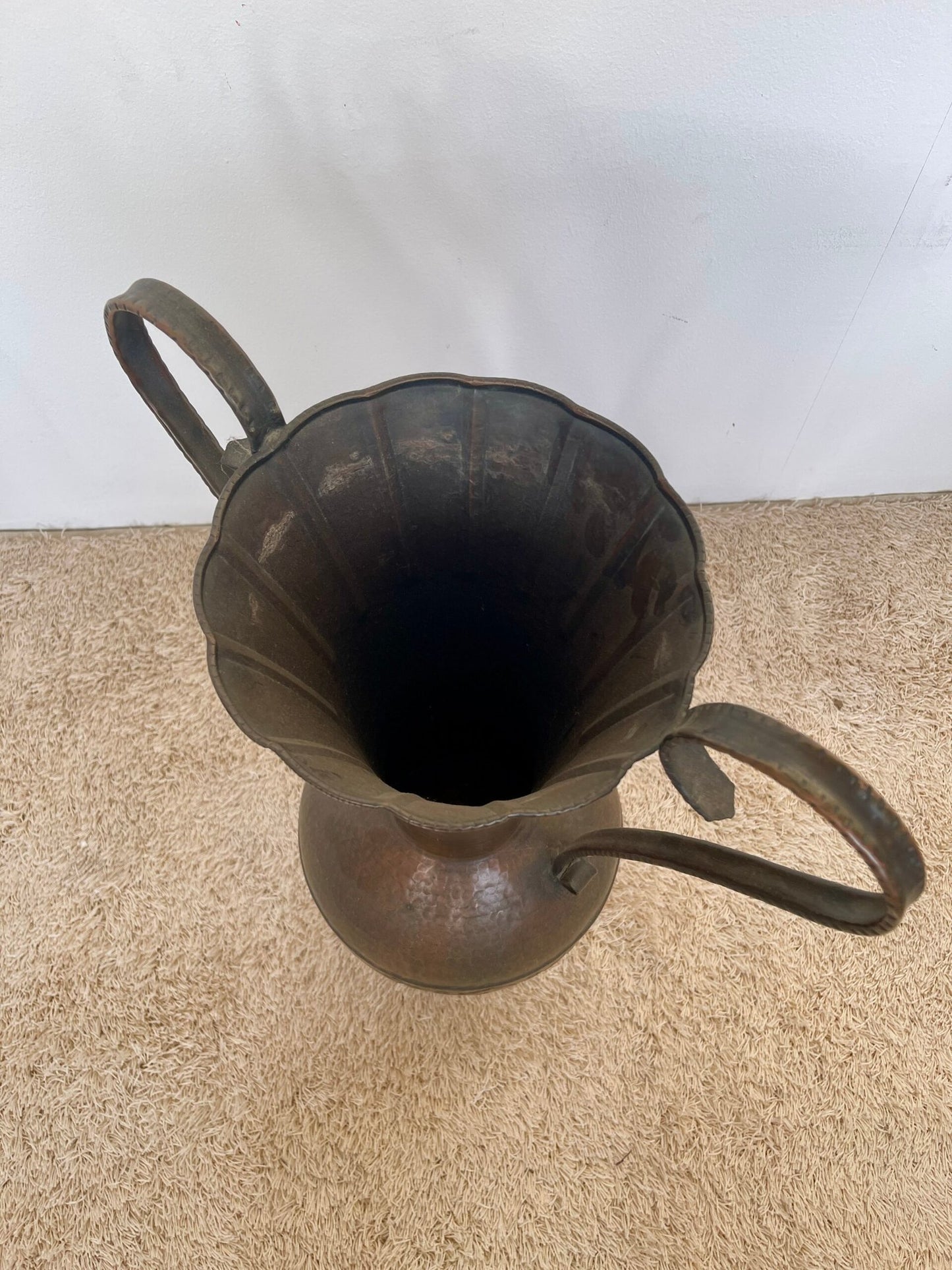 Grande Anfora Decorativa in Rame Martellato – Stile Etno-Rustico