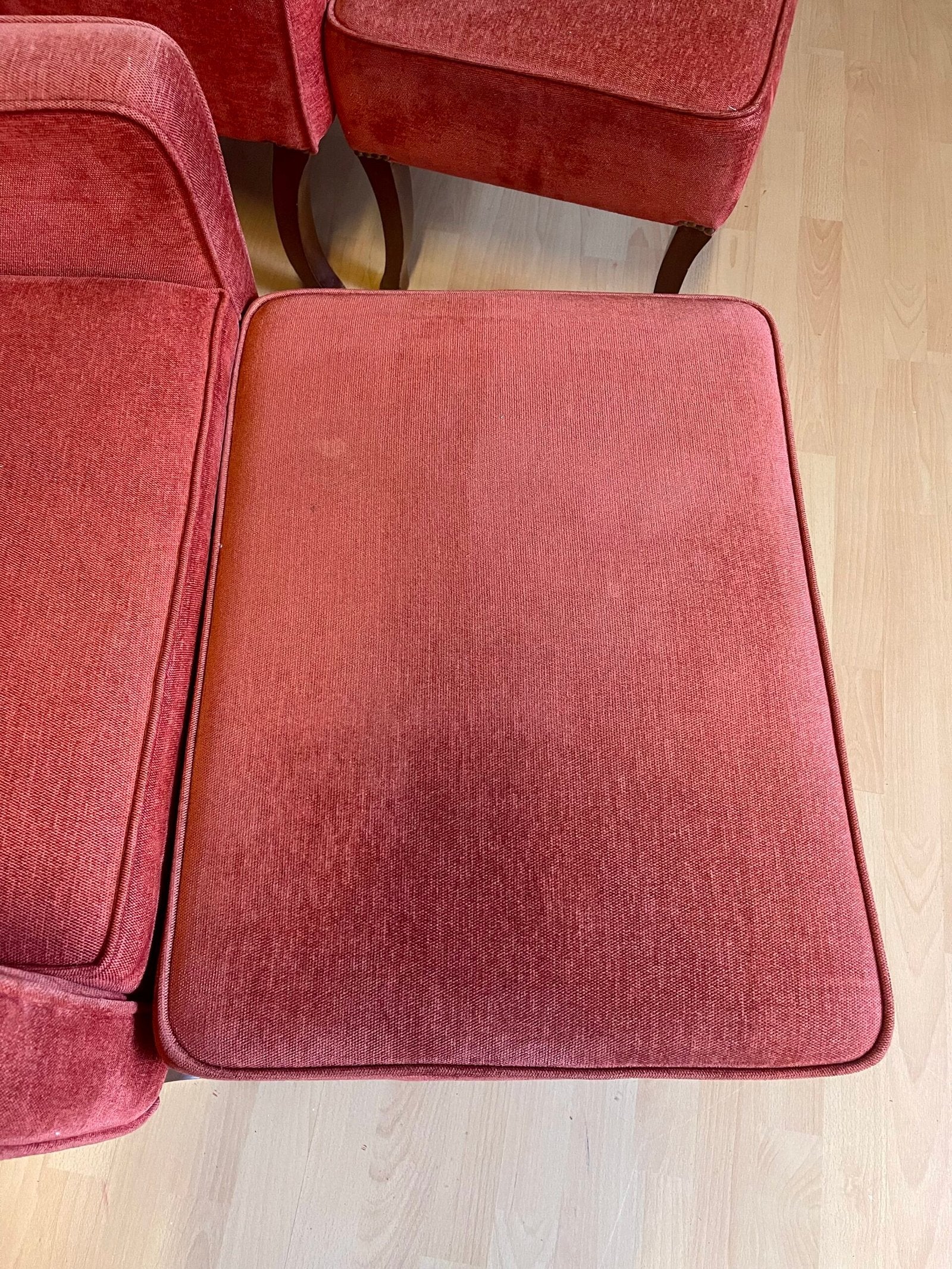 Coppia di poltrone vintage con poggiapiedi