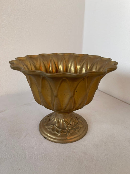 Coppa Decorativa Dorata in Metallo – Stile Vintage