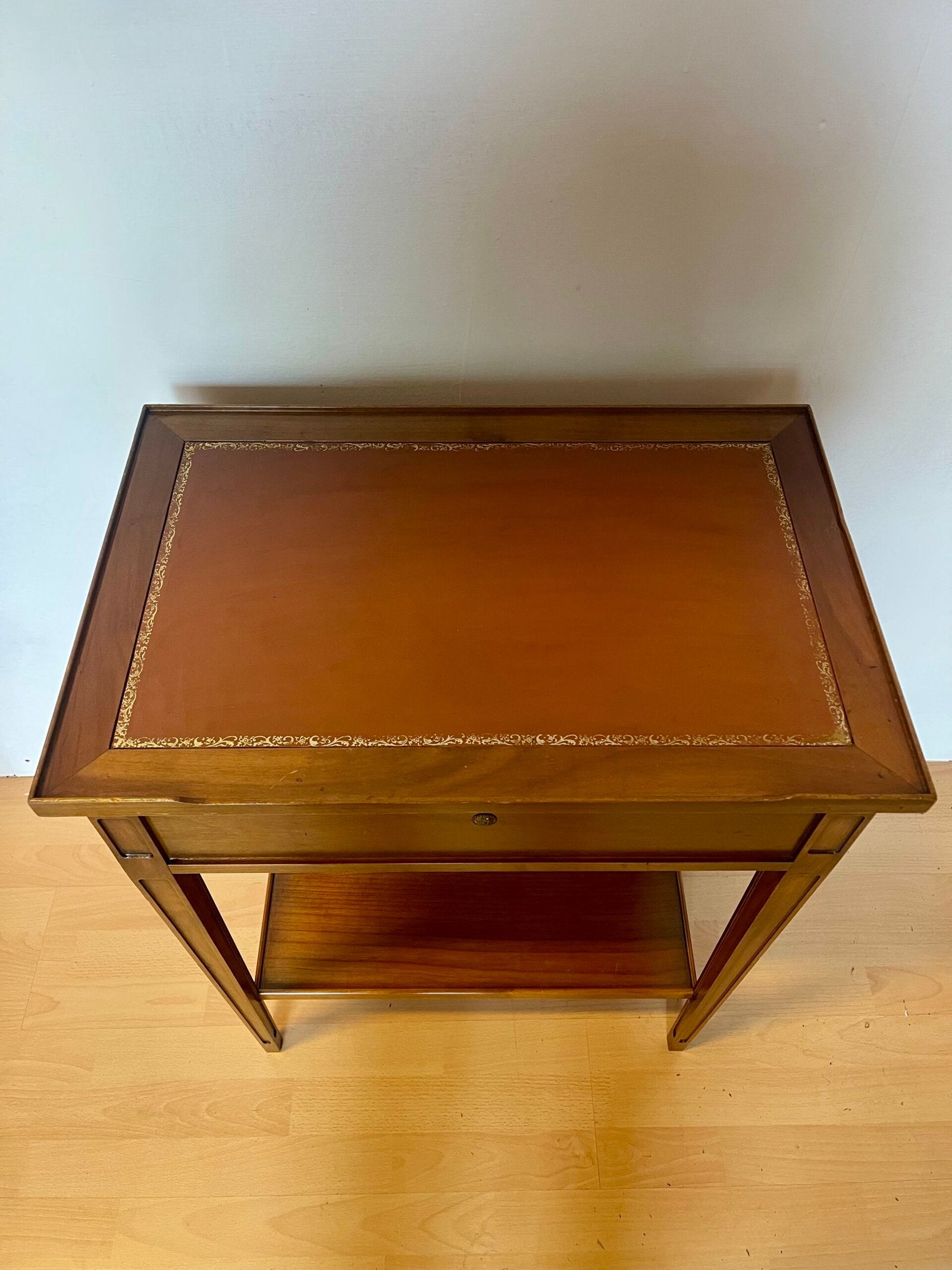 Consolle con piano in legno