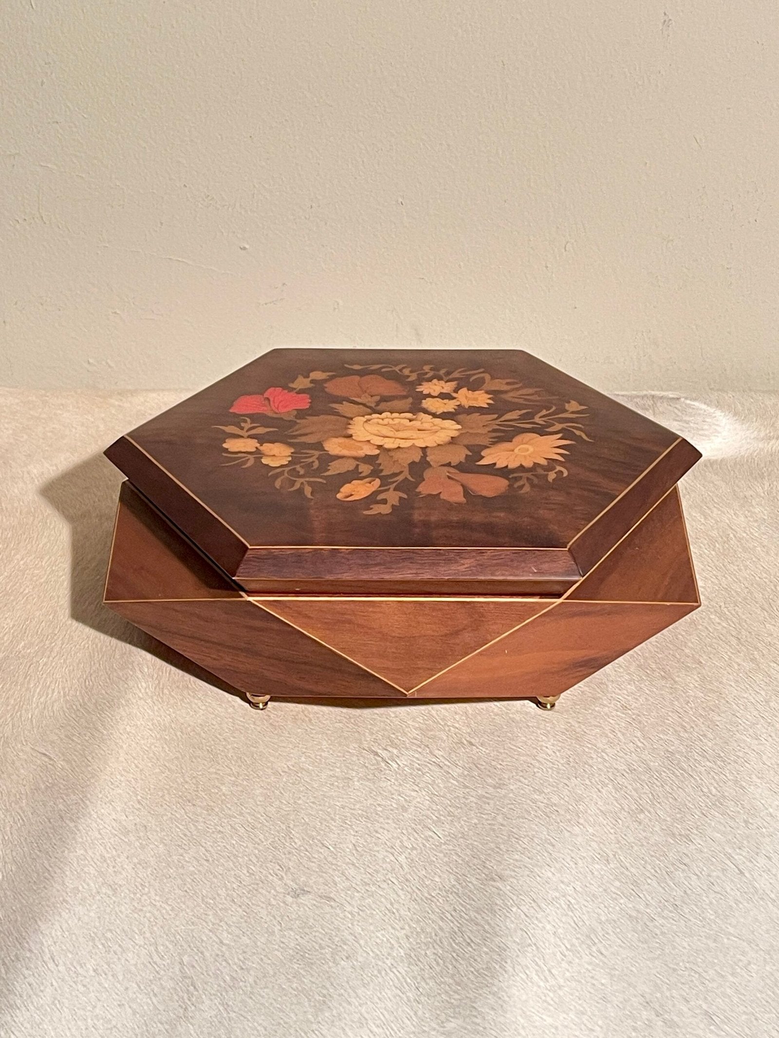 Scrigno Gioiello Musicale in Legno – Made in Italy (1990s)