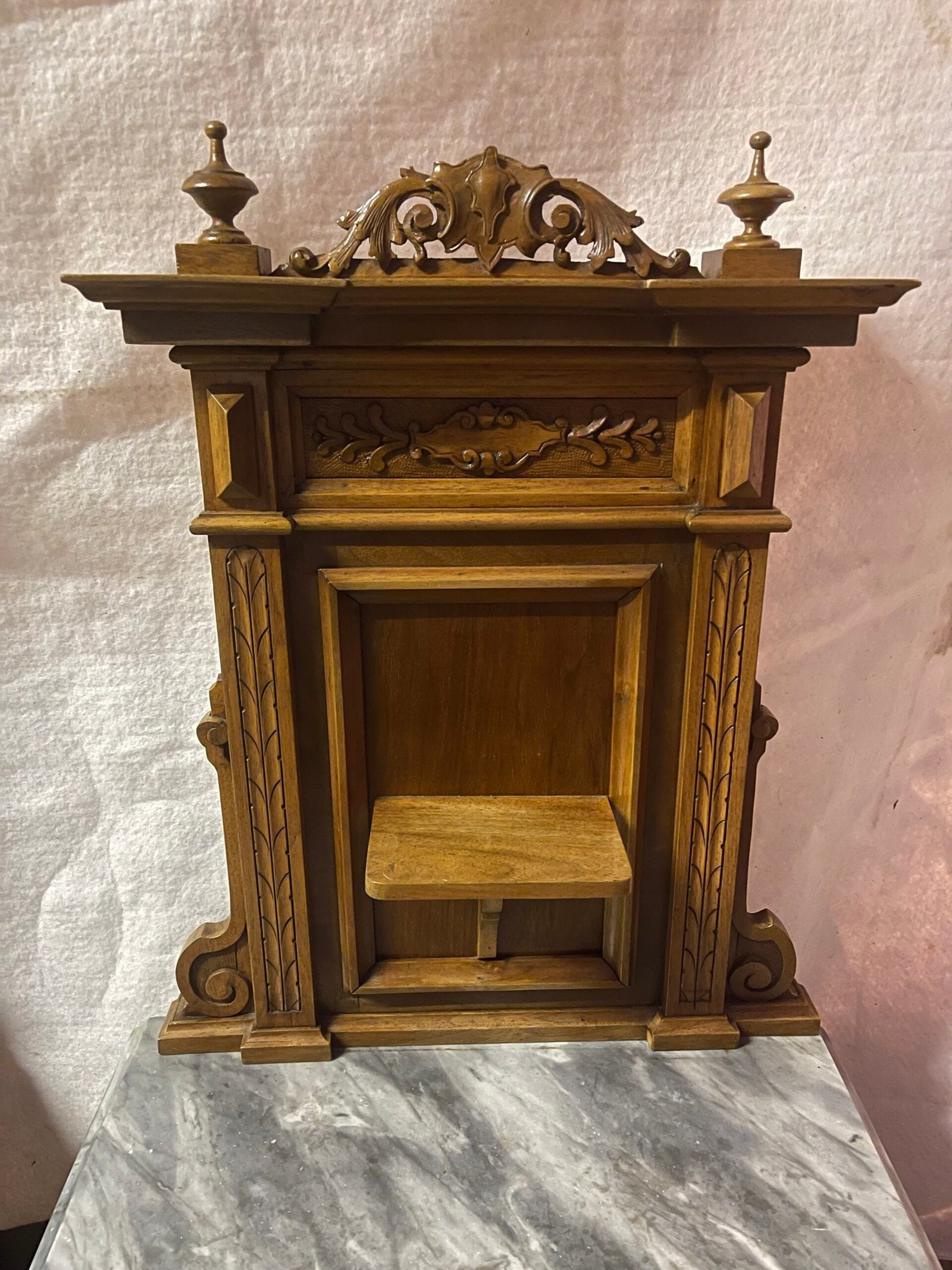 Coppia di Comodini Antichi in Legno con Piano in marmo