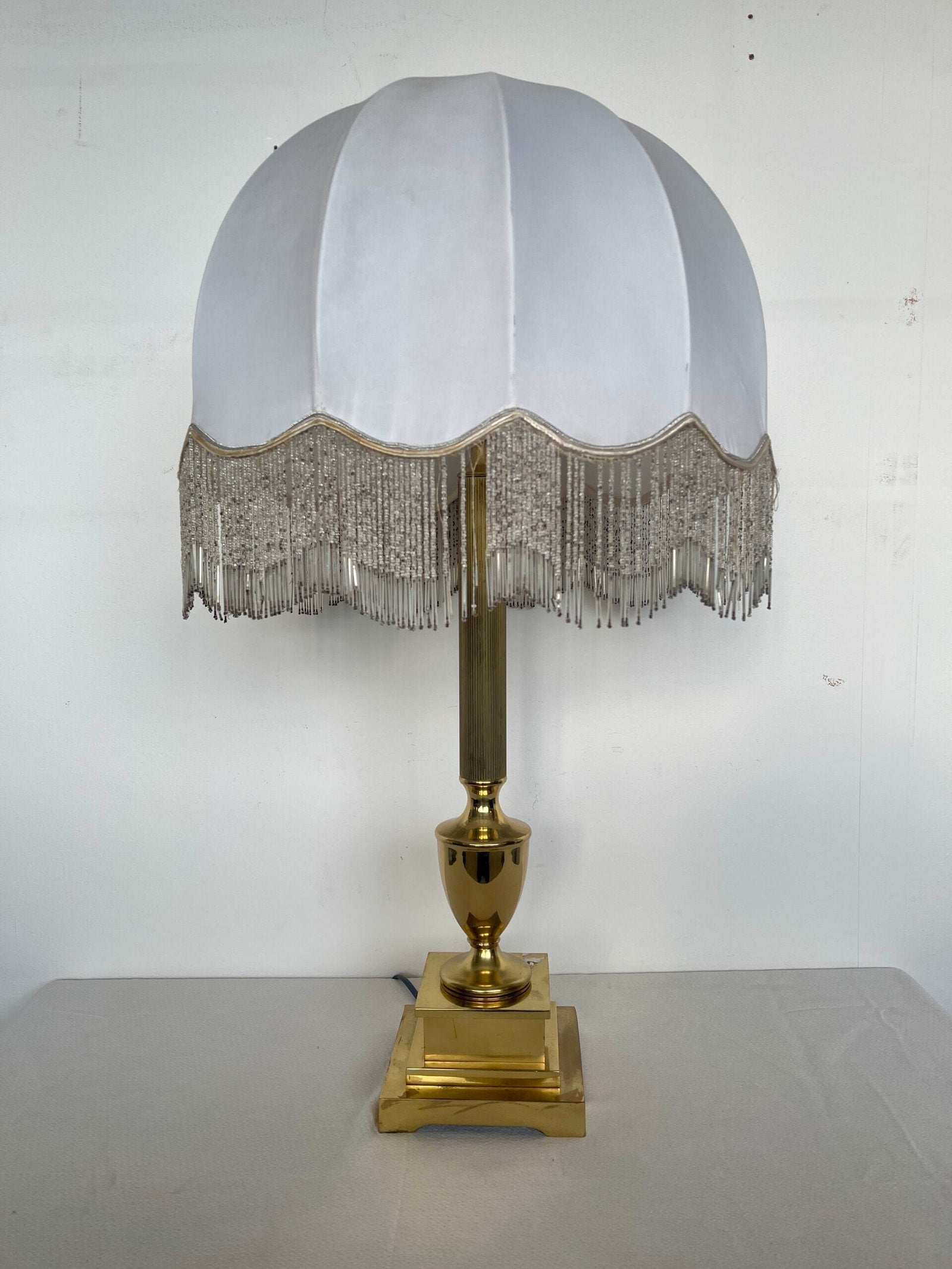 ampada da tavolo vintage con Paralume in tessuto e Base in Otto Lucido